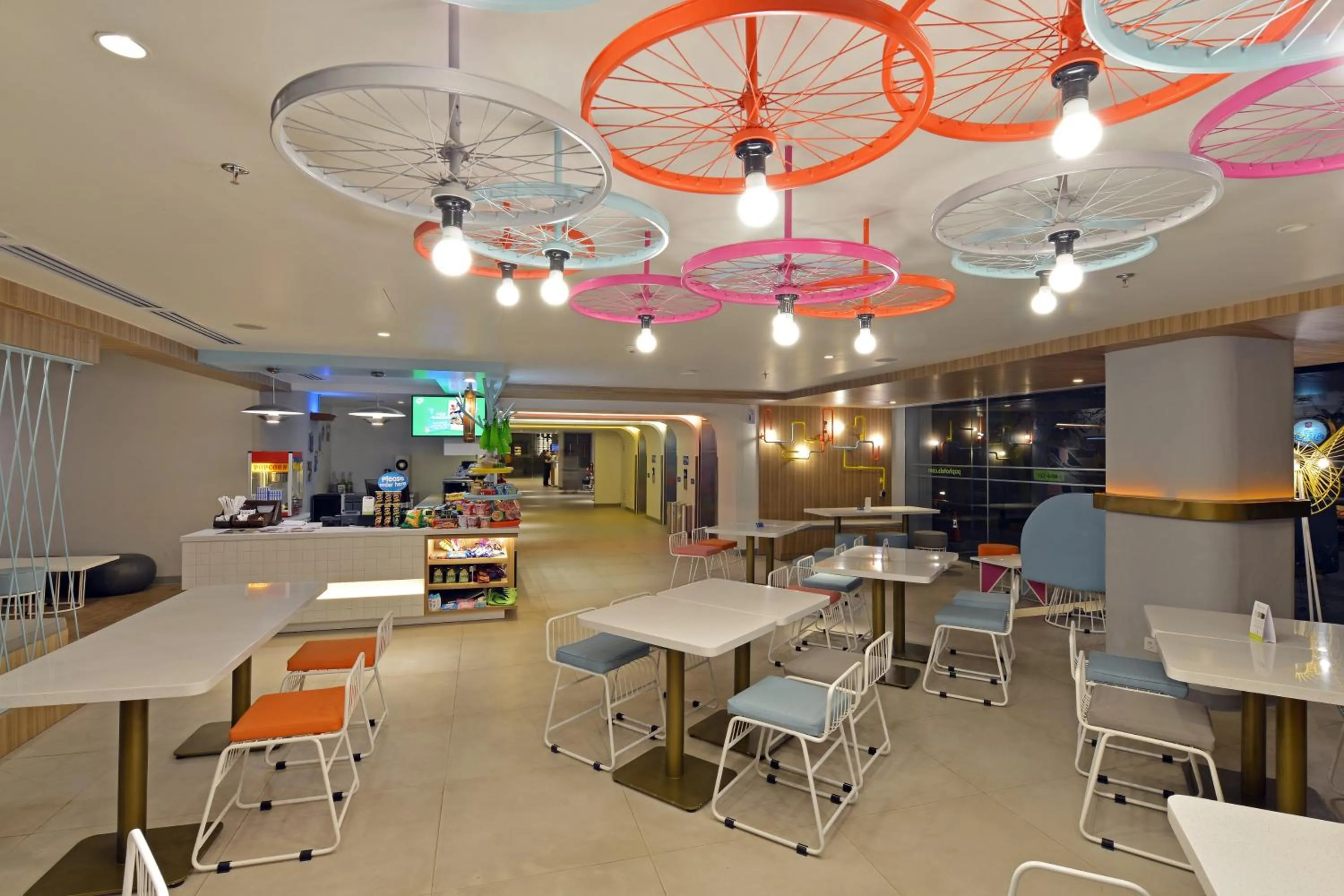 Restaurant/places to eat in POP! Hotel Solo