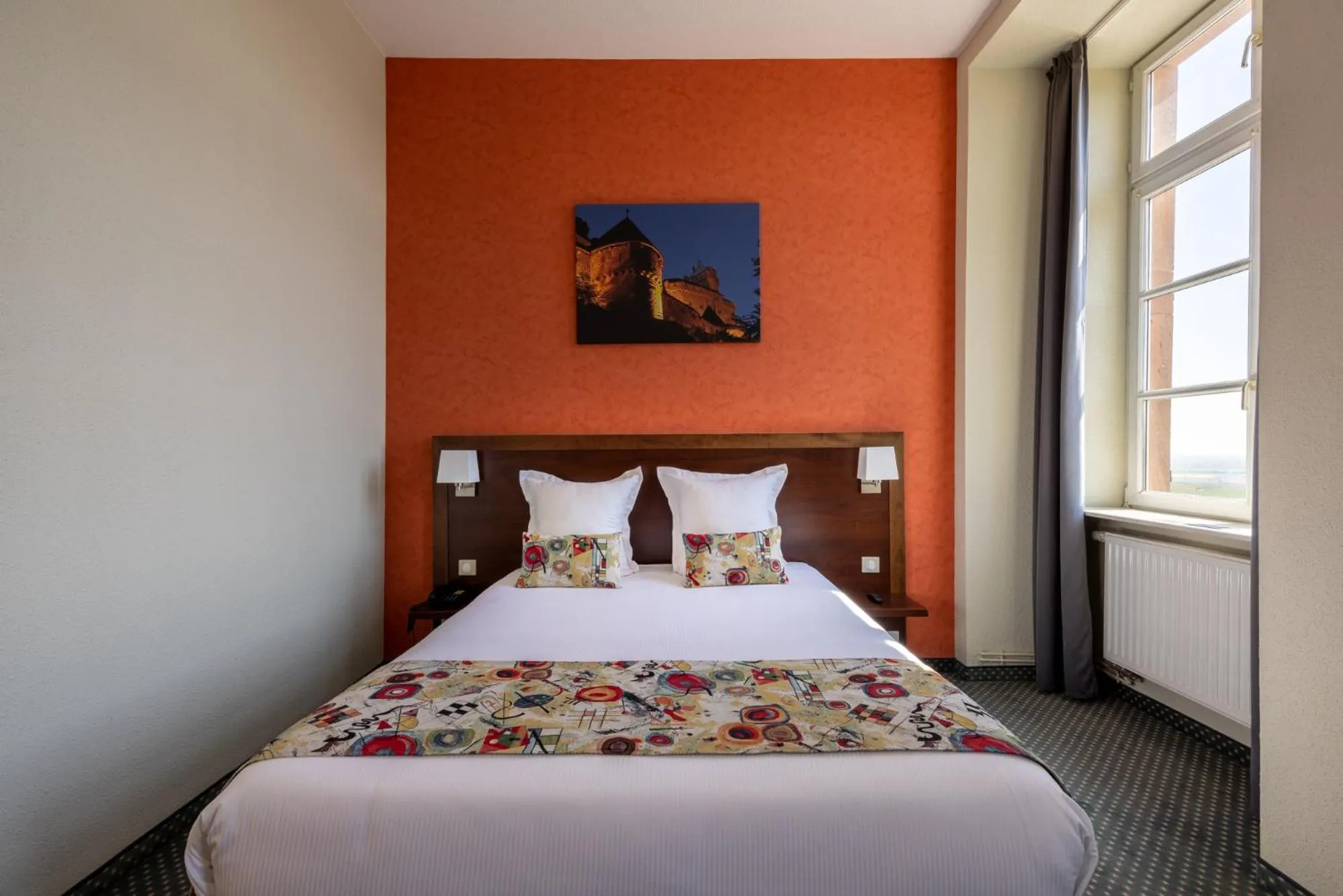 Bedroom, Bed in Hôtel Val-Vignes Colmar Haut-Koenigsbourg, The Originals Relais