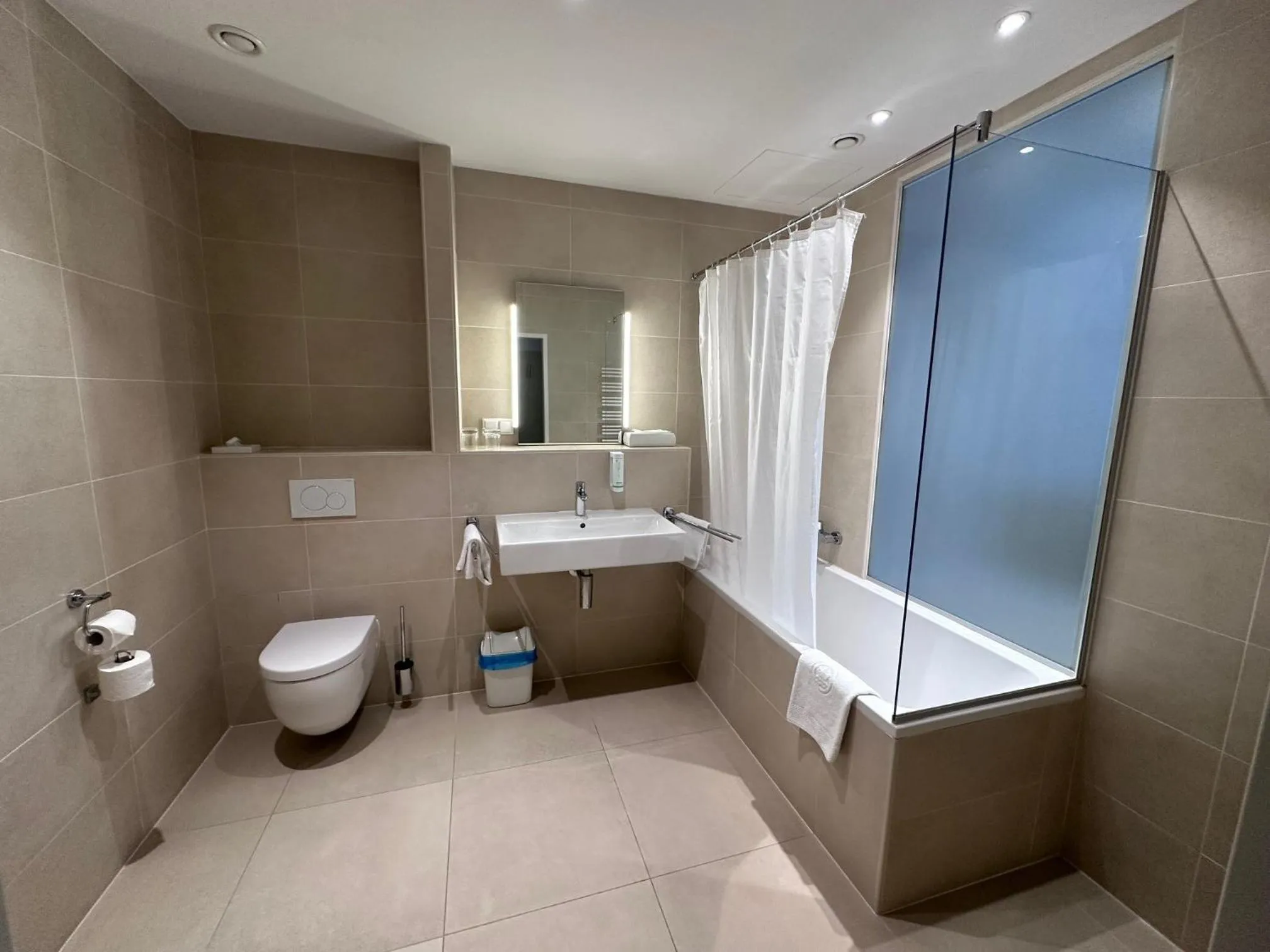 Bathroom in Hotel Caroline