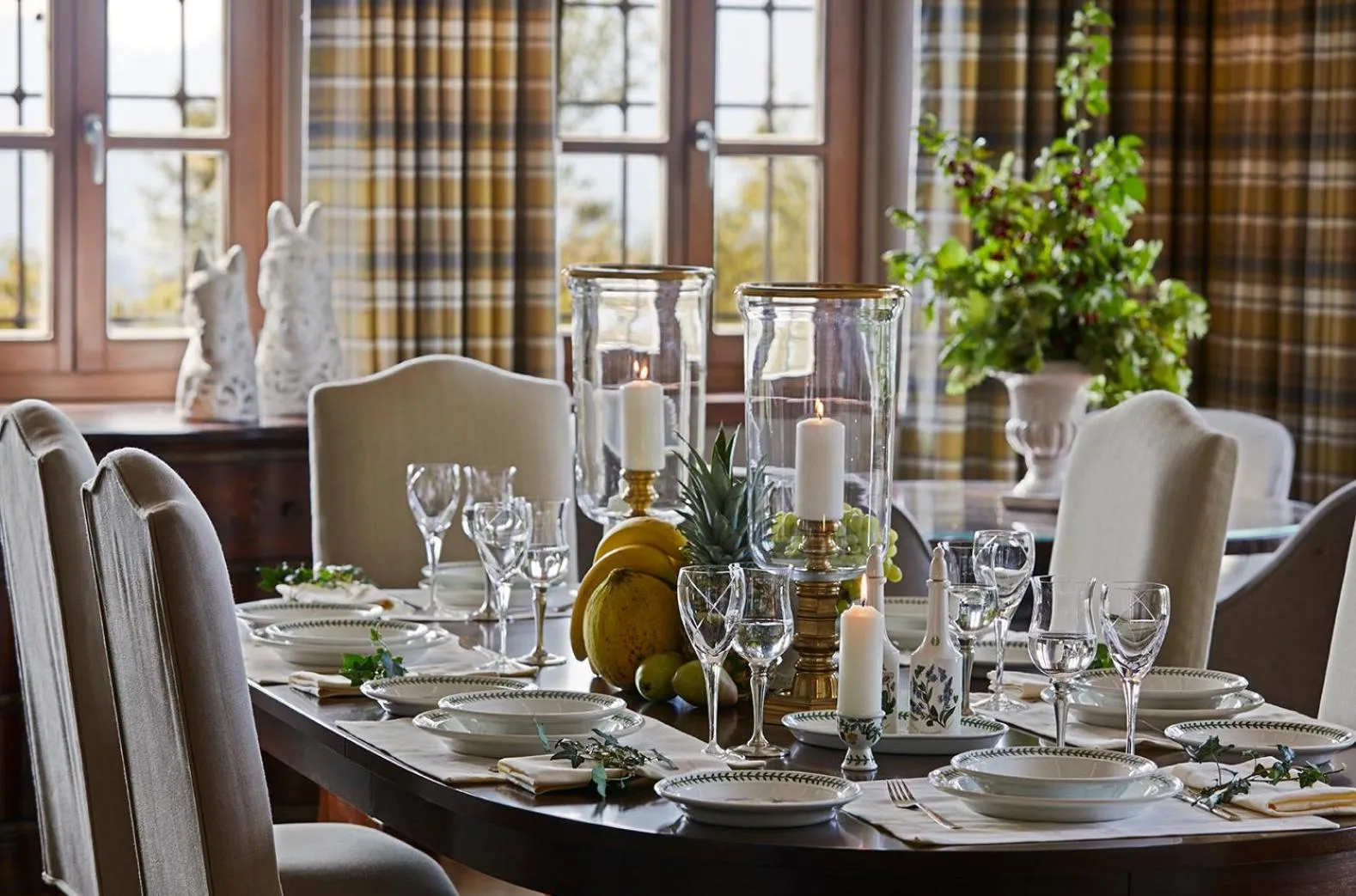 Dining area in MounTrace Suites & SPA