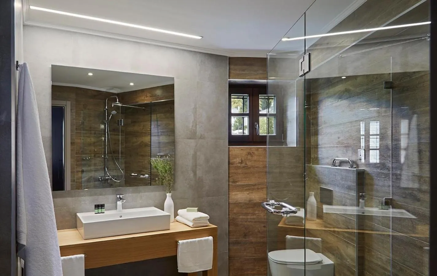 Bathroom in MounTrace Suites & SPA