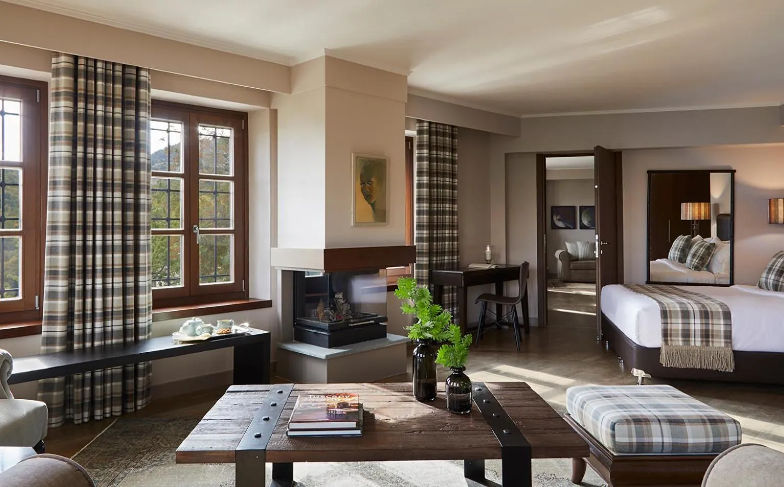 Living room, Bed in MounTrace Suites & SPA