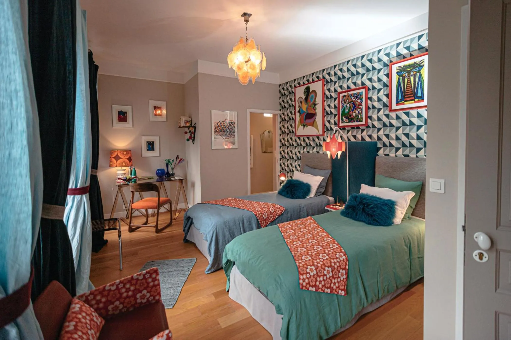 Photo of the whole room, Bed in Le Jardin des Toiles