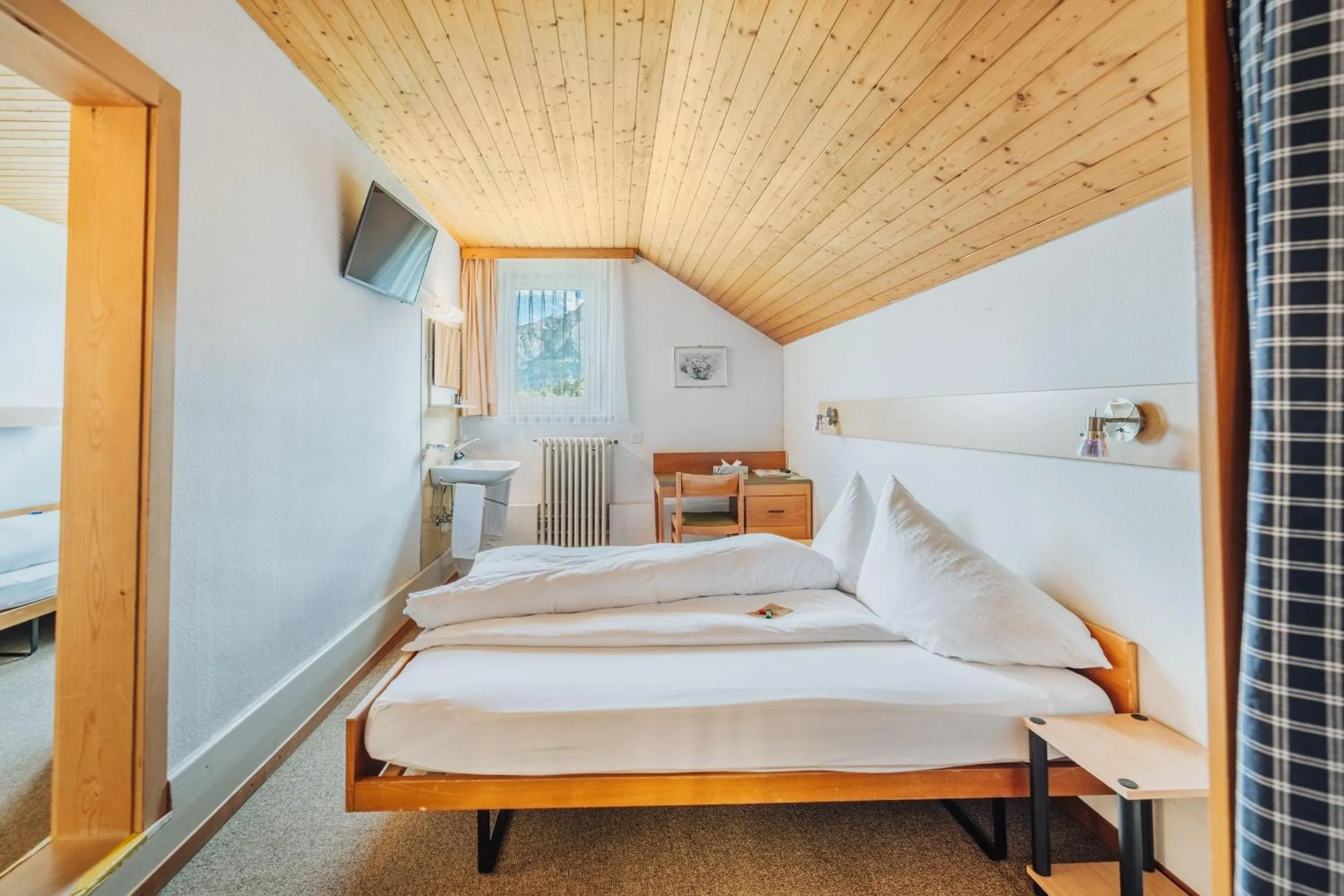 Photo of the whole room, Bed in Gasthof Bären