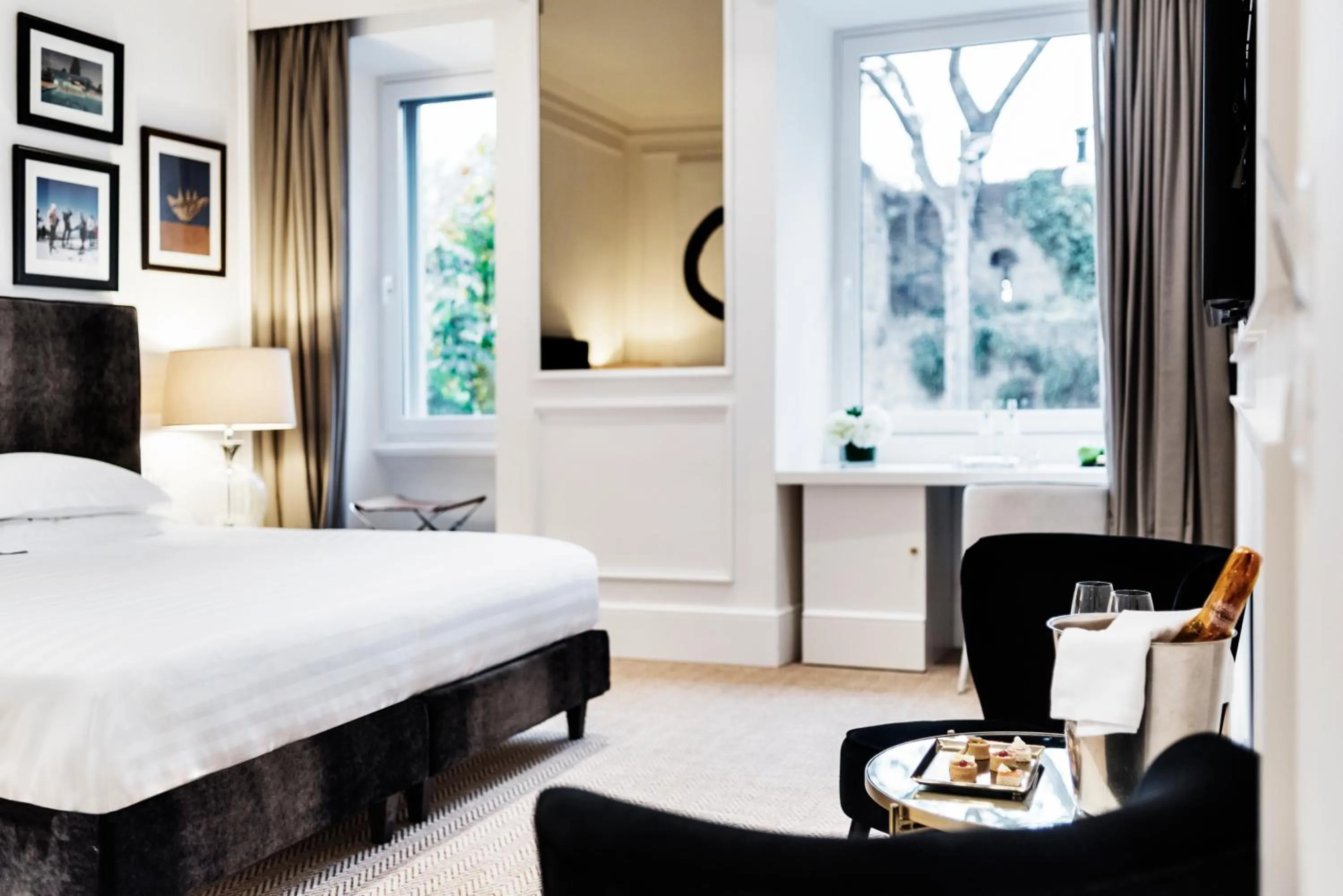 Bed in The Shire Hotel