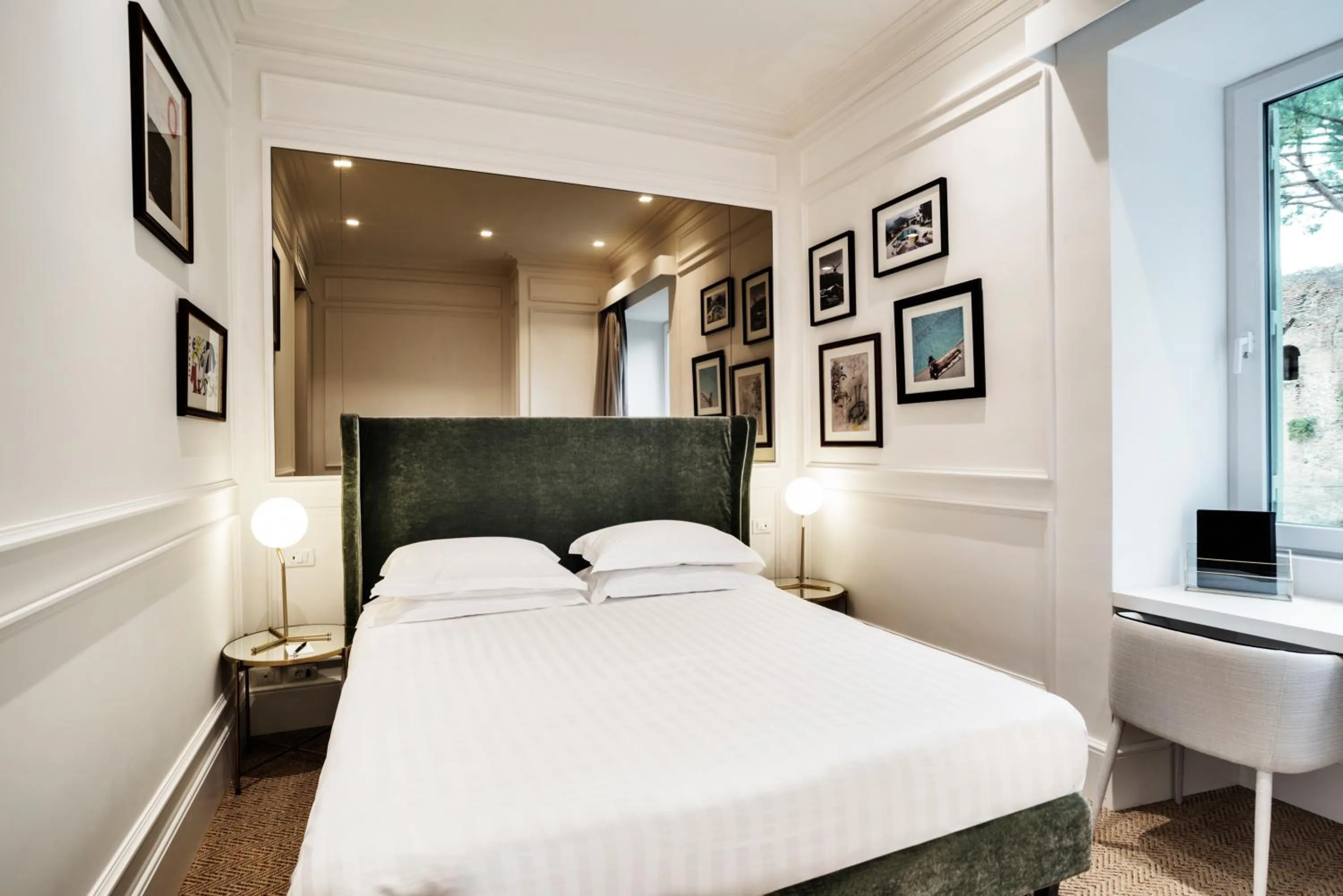 Bed in The Shire Hotel