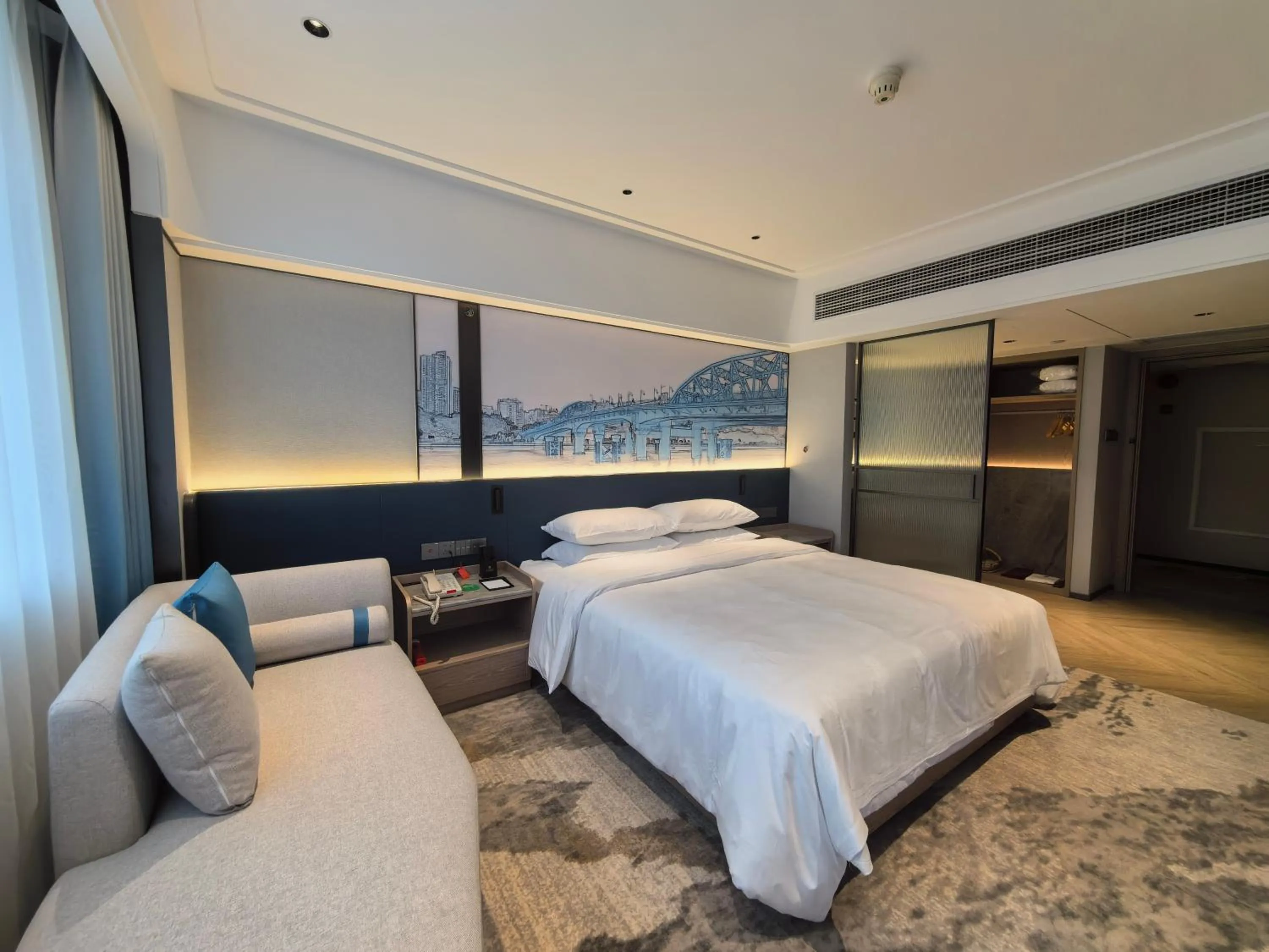 Photo of the whole room, Bed in Hotel Landmark Canton