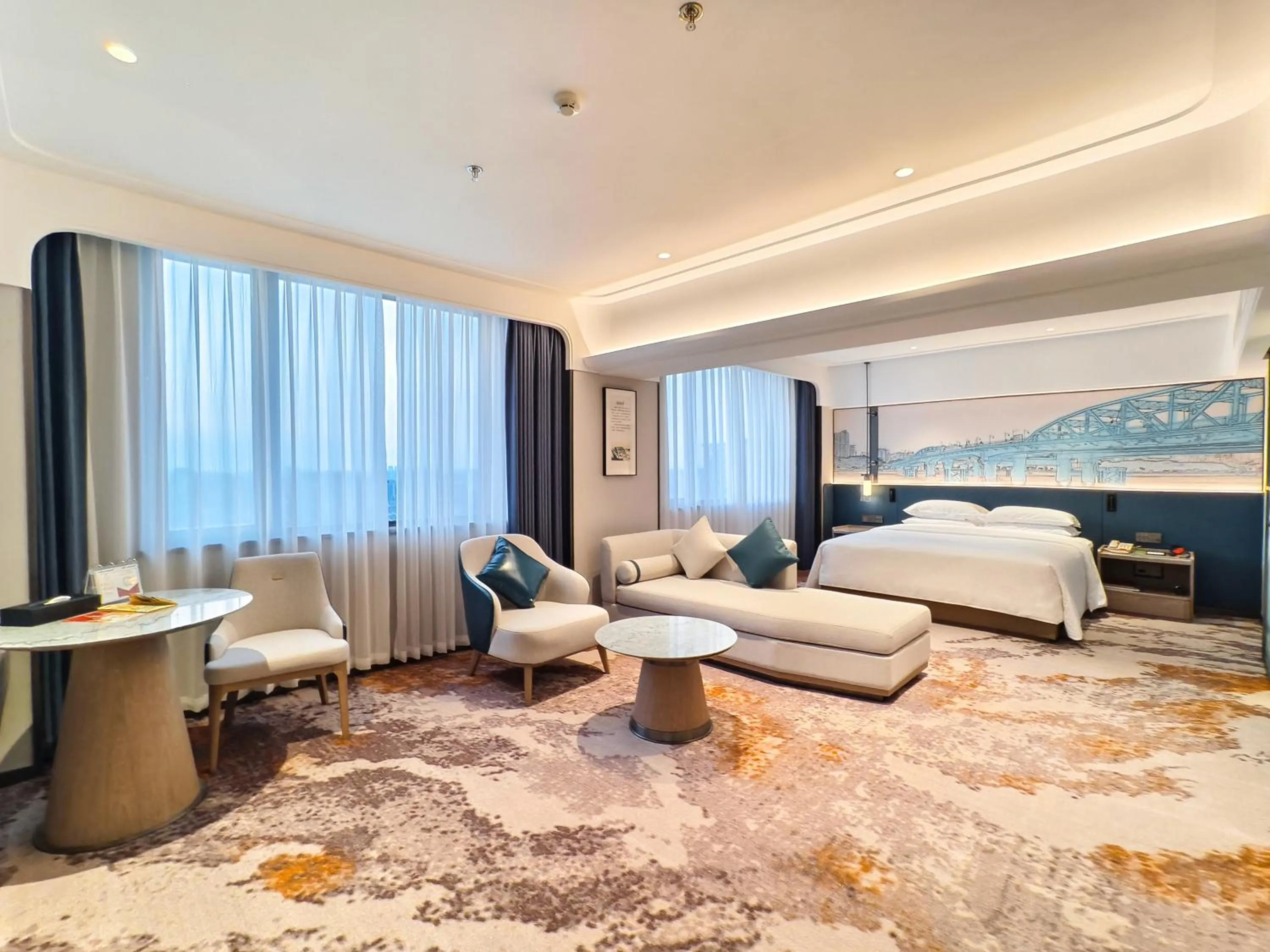 Photo of the whole room in Hotel Landmark Canton