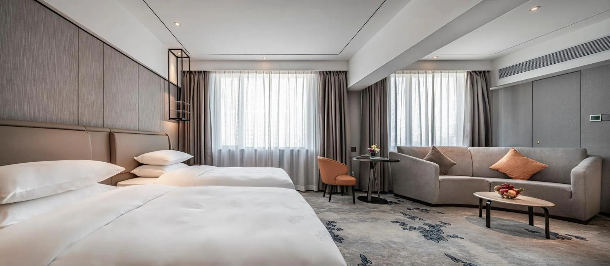 Photo of the whole room, Bed in Hotel Landmark Canton