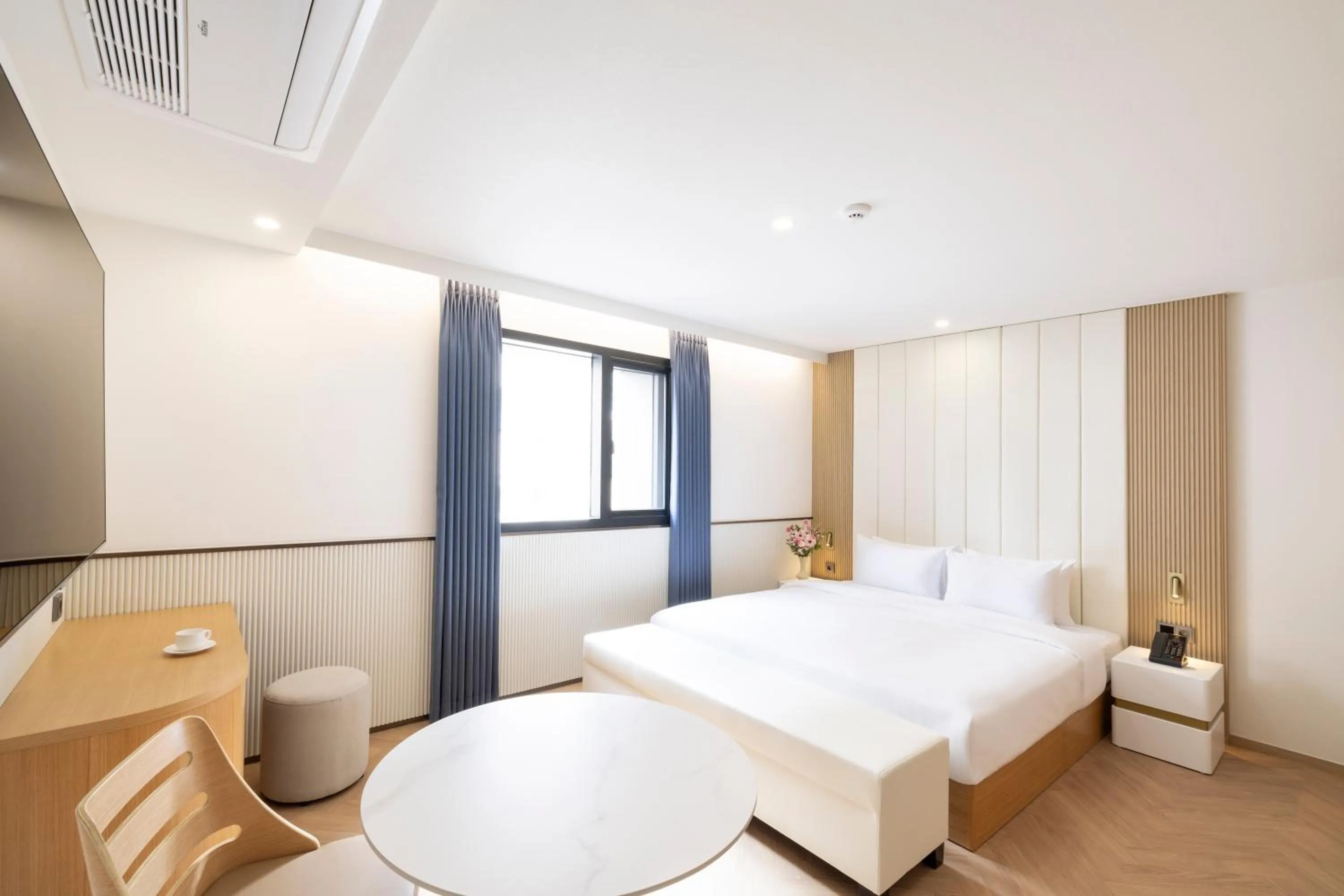 Bed in Busan H-AVENUE Hotel Seomyeon Station