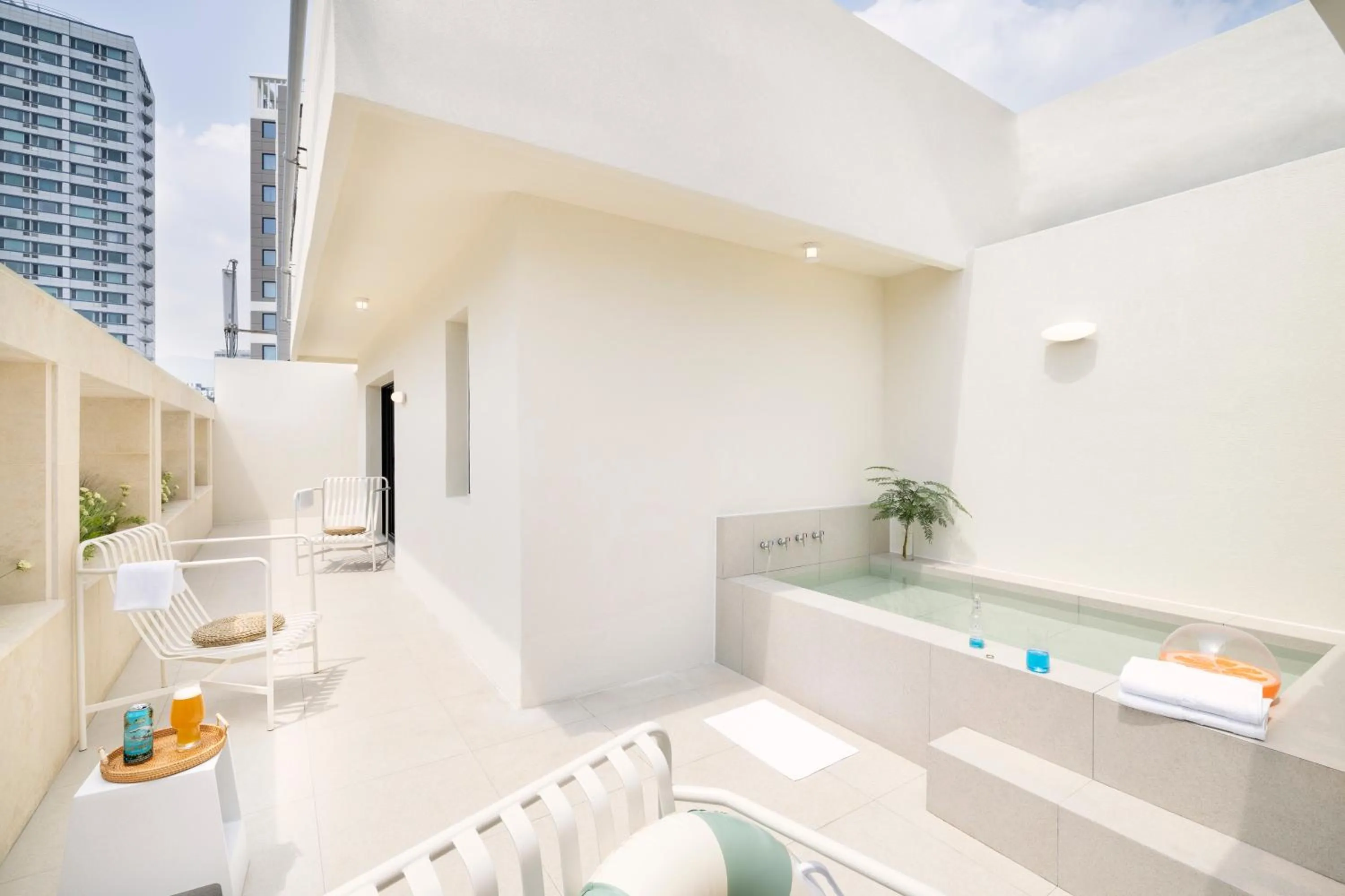 Balcony/Terrace in Busan H-AVENUE Hotel Seomyeon Station