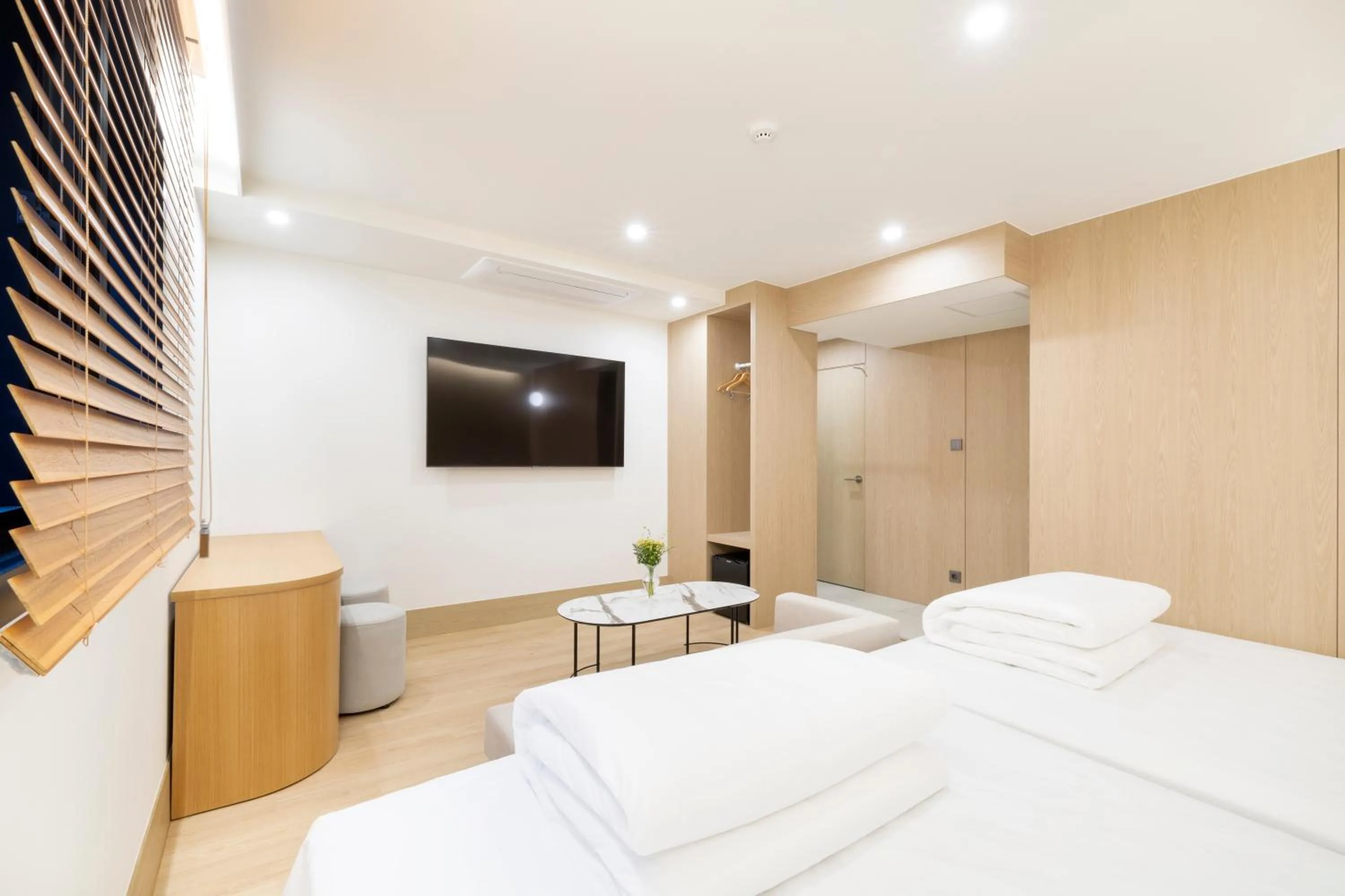 Bed in Busan H-AVENUE Hotel Seomyeon Station