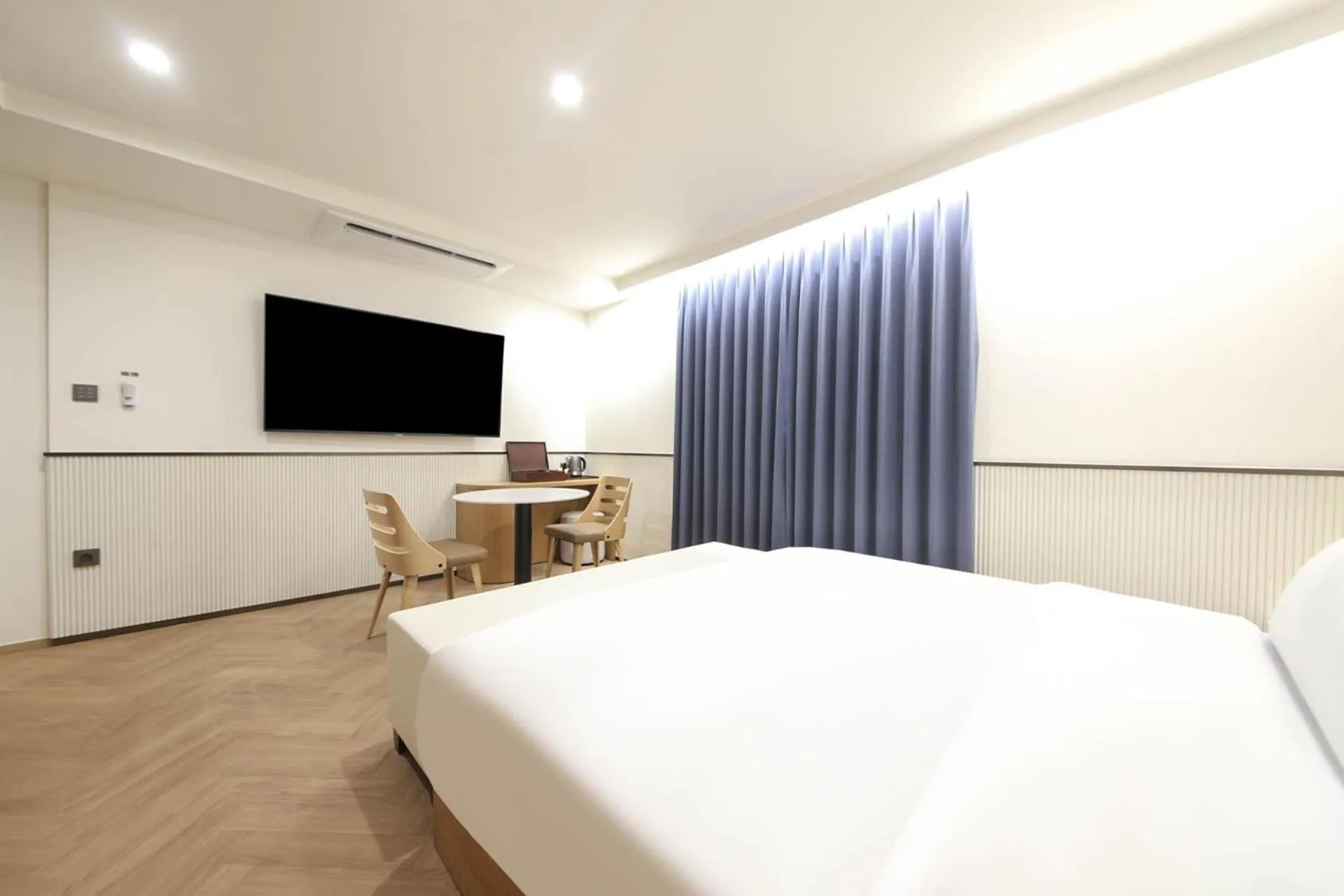 Bed in Busan H-AVENUE Hotel Seomyeon Station