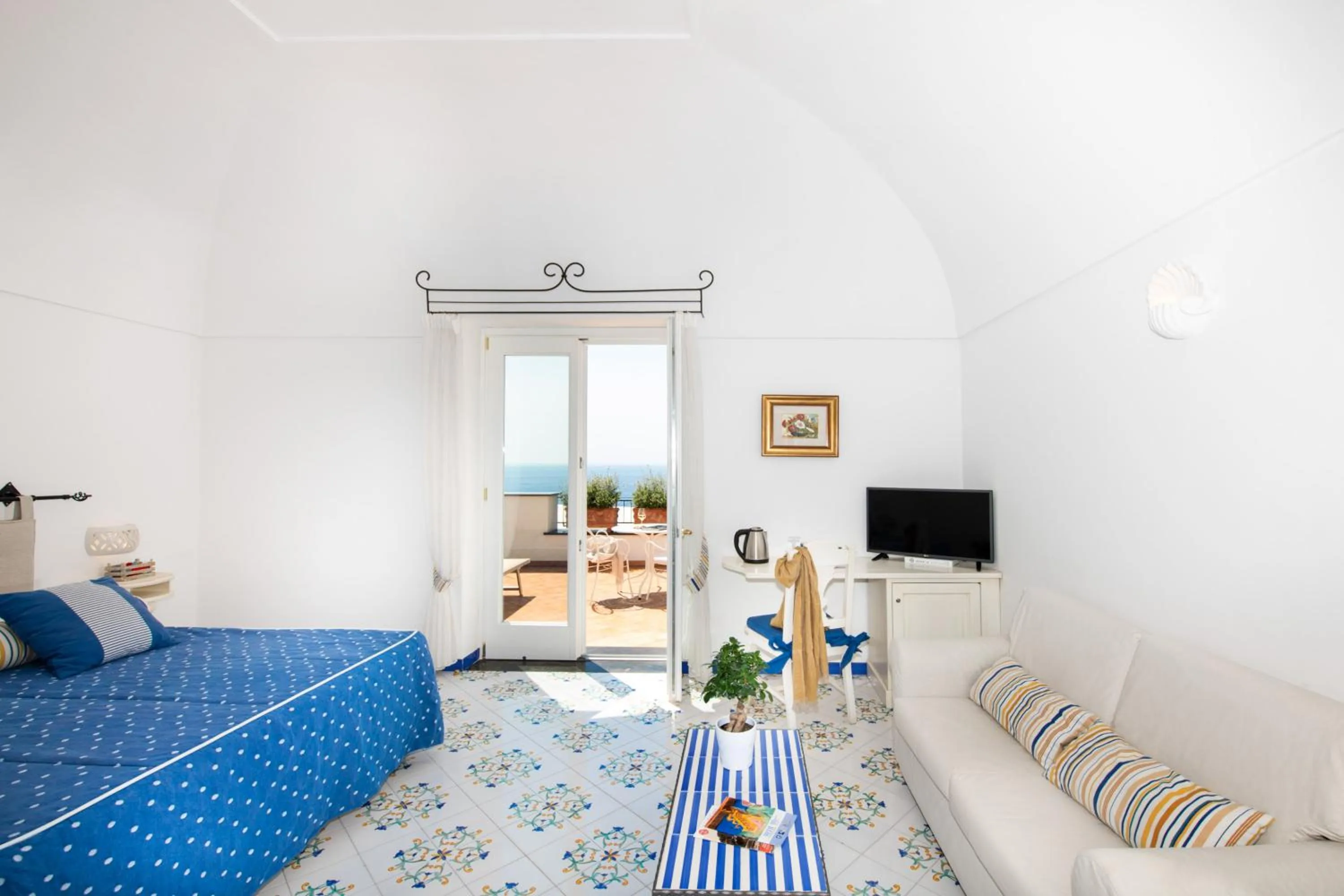 Bed in Alcione Residence