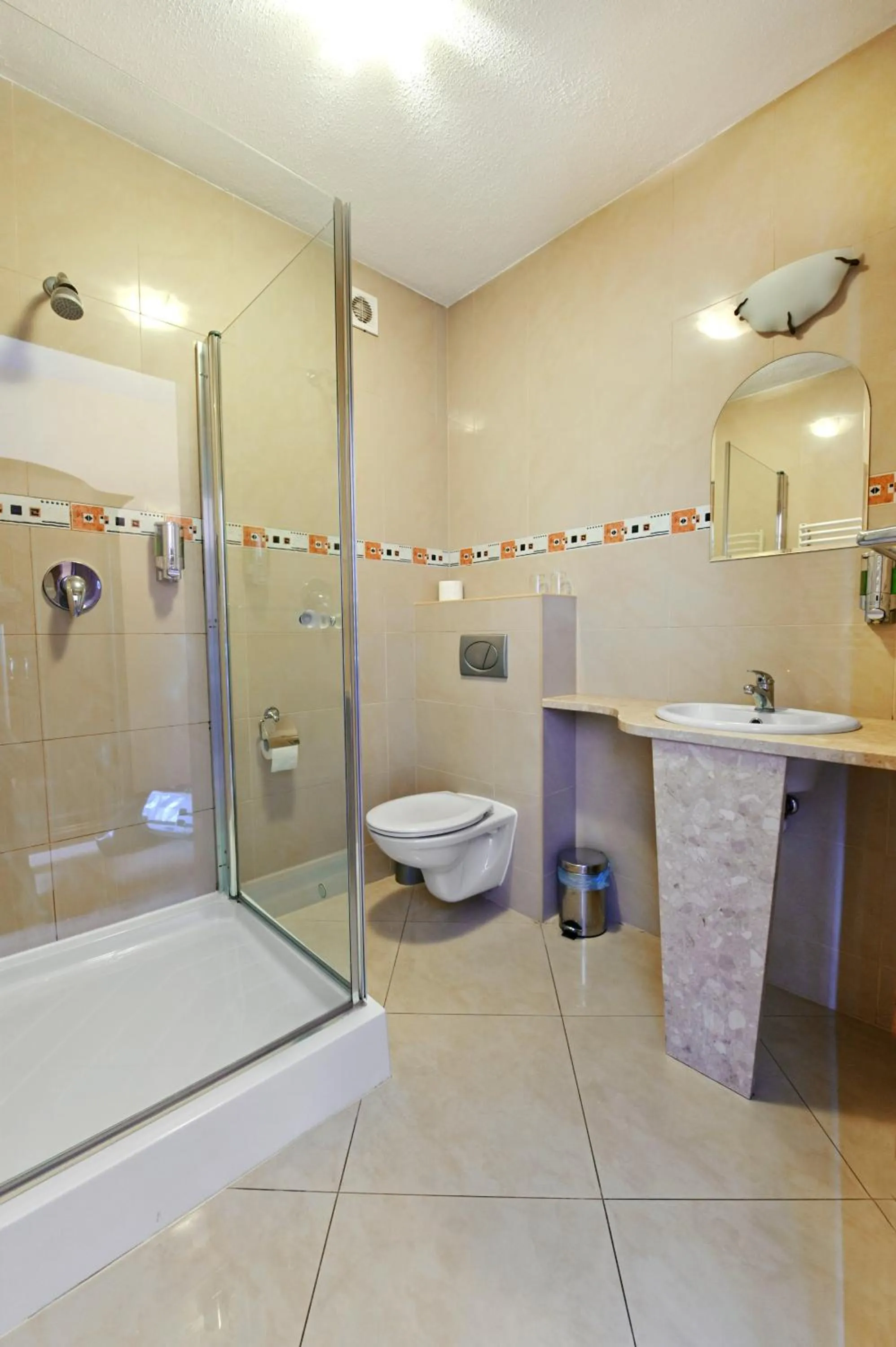 Shower in Dworek Skawiński