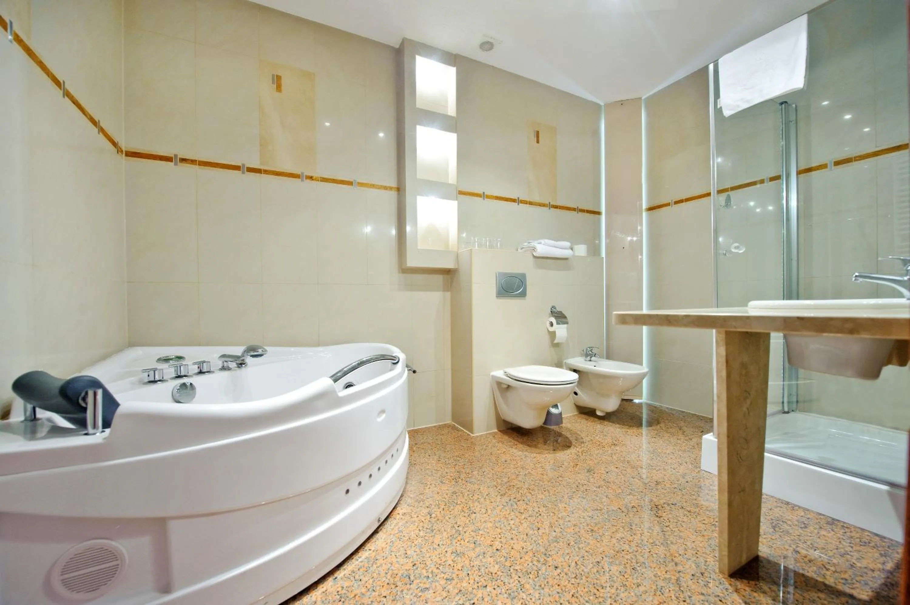 Shower in Dworek Skawiński