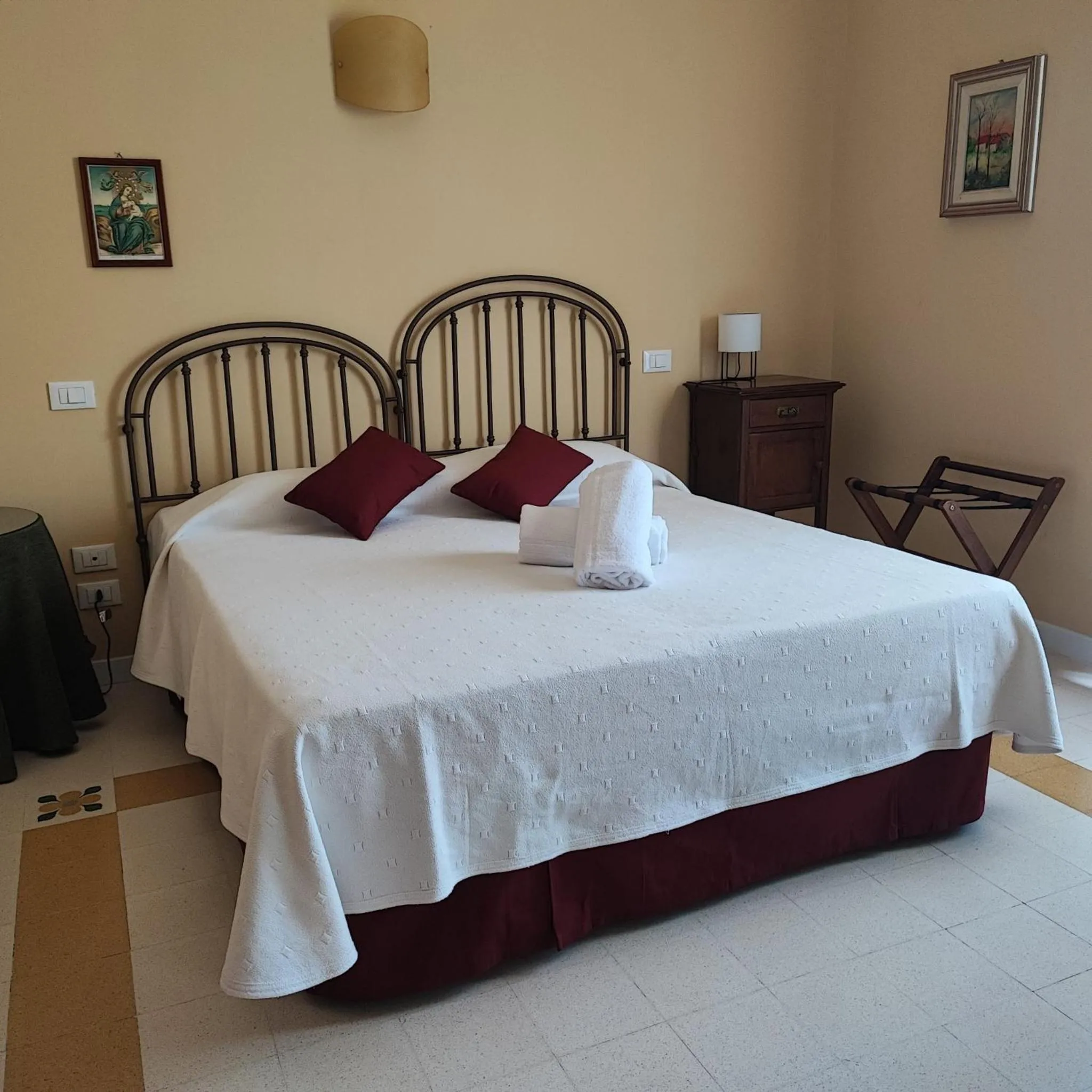 Double or Twin Room with Private External Bathroom in Agriturismo Baglio Vecchio