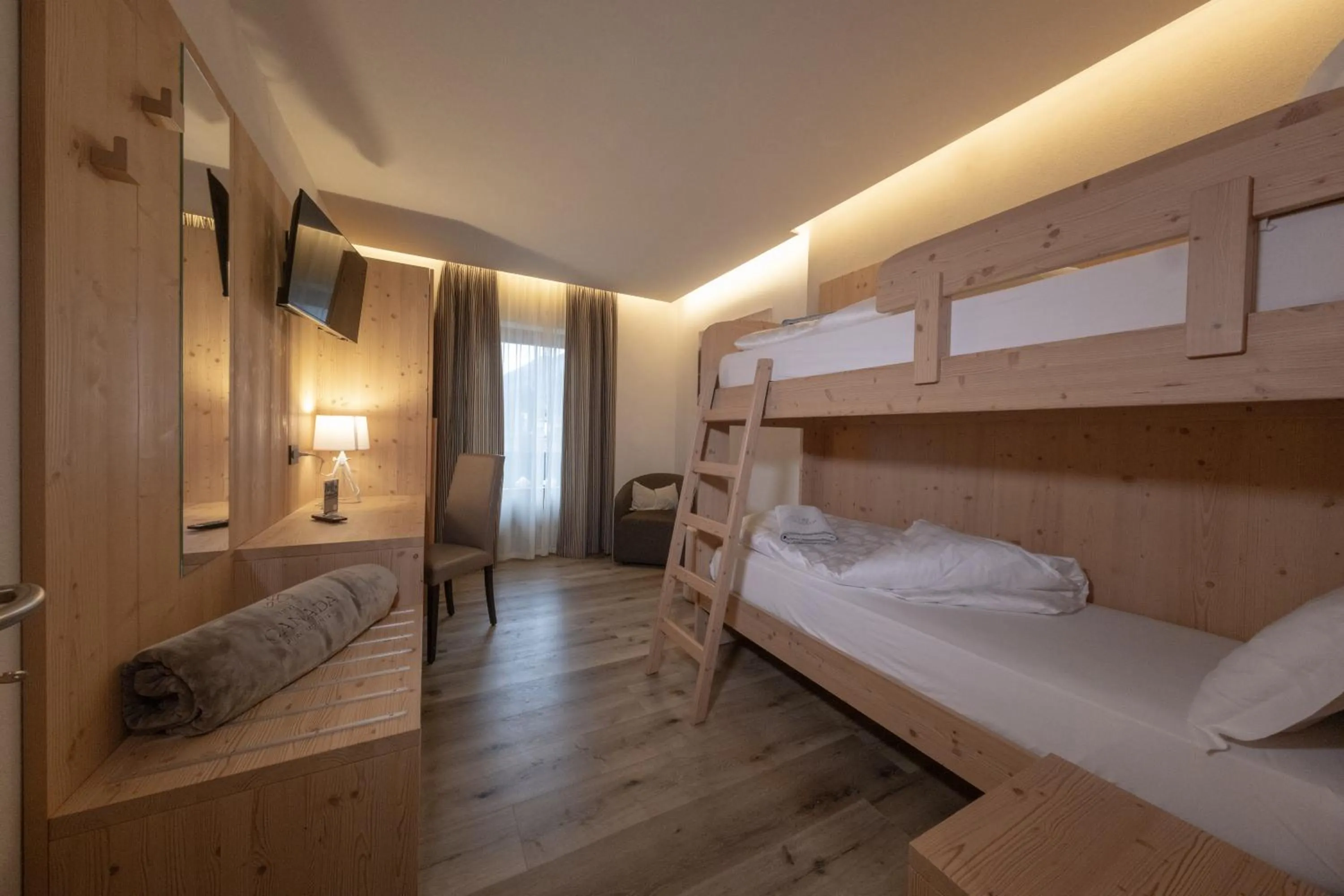 Bedroom, Bed in Hotel Canada