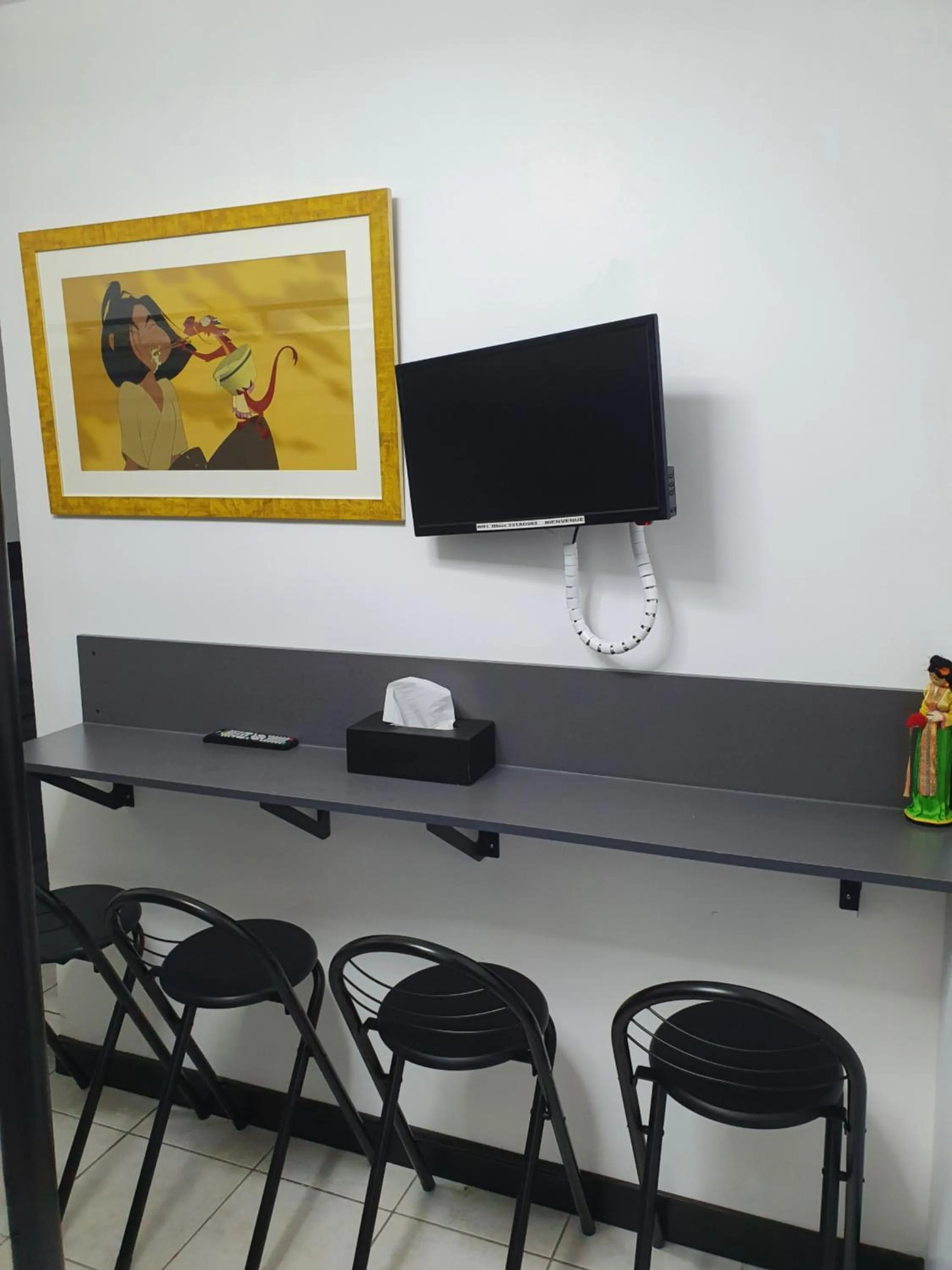 Dining area in chez christian&astrid Next to Disneyland Paris