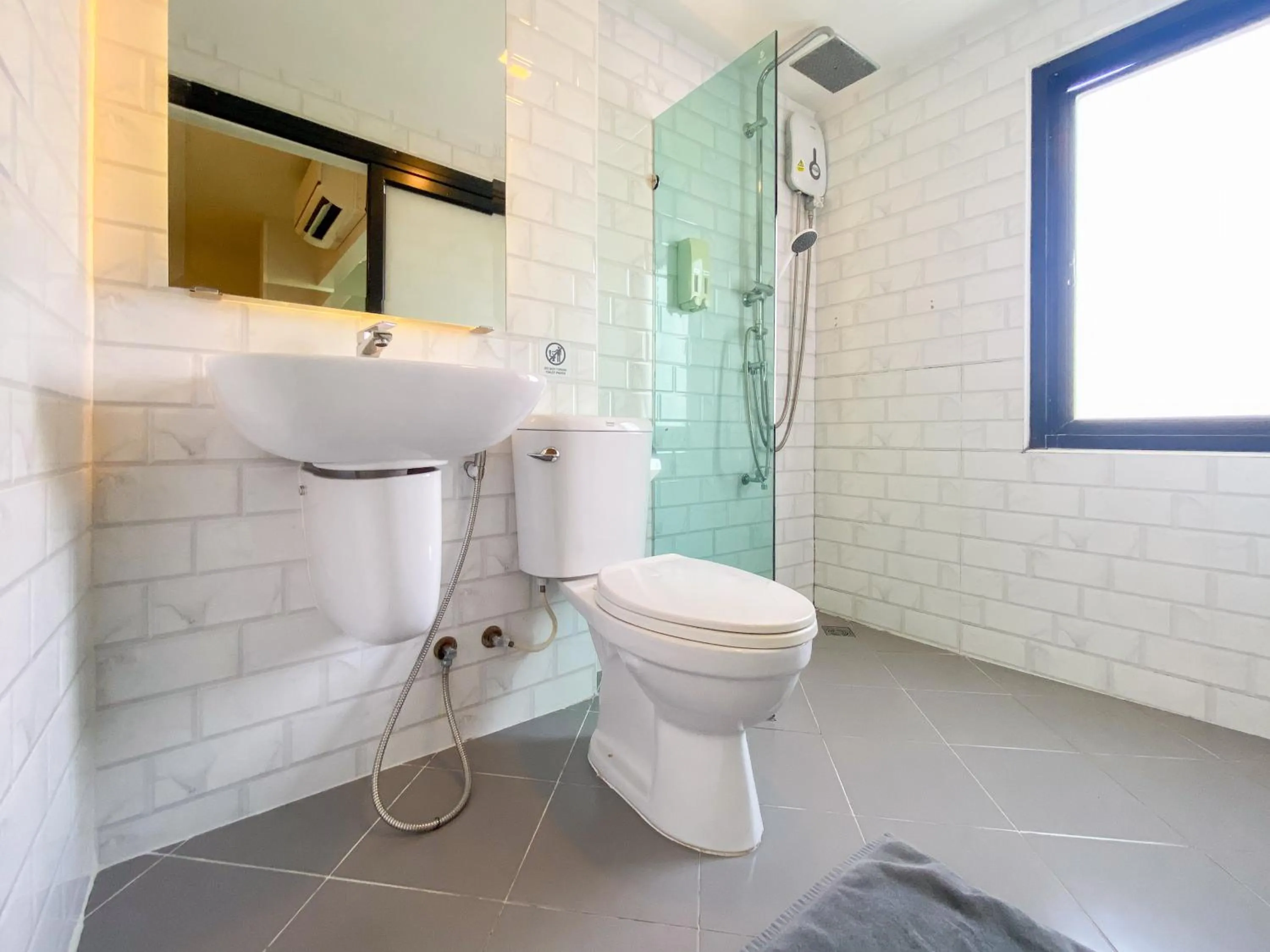 Shower in ISTY Design Hotel