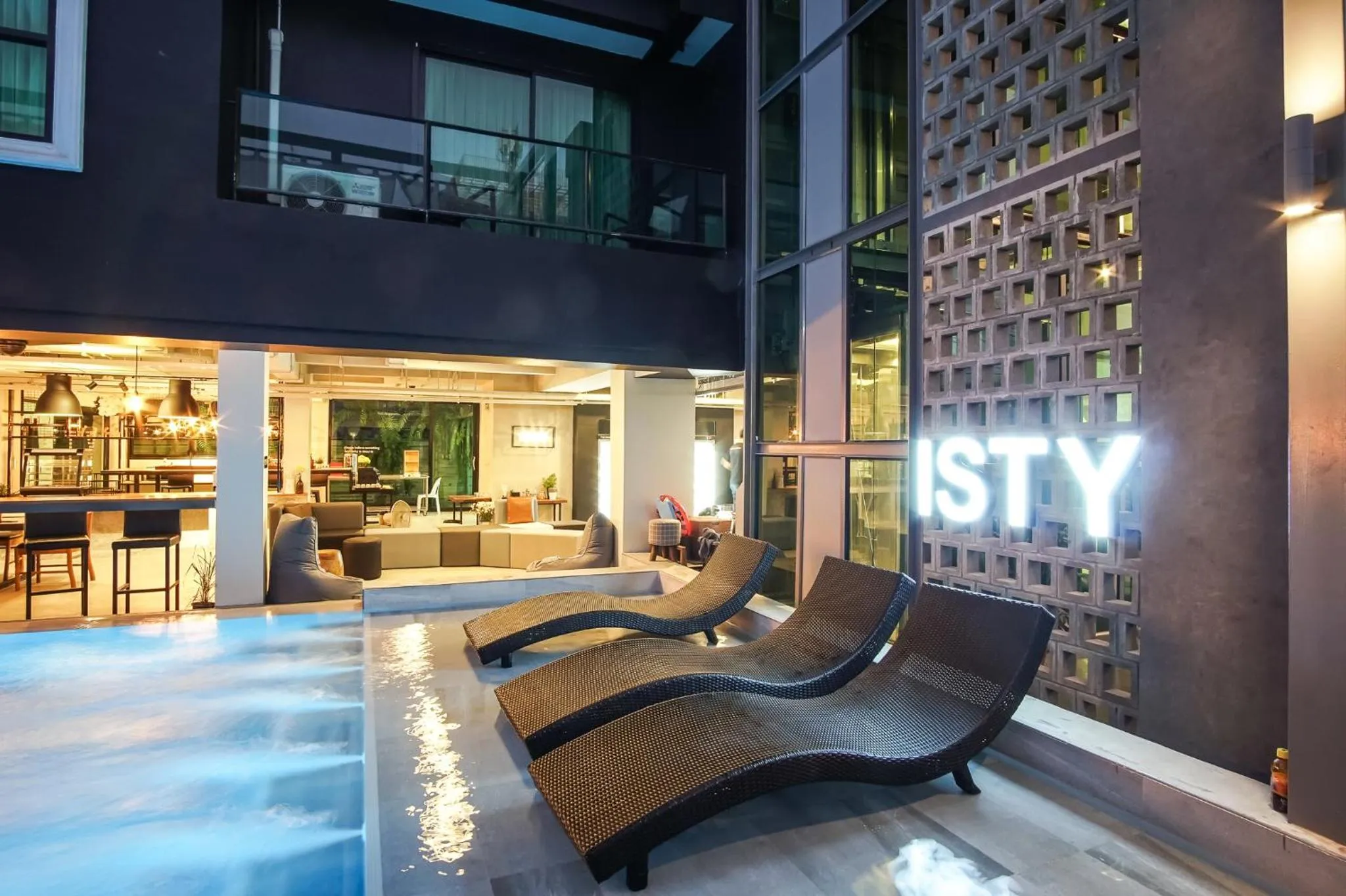 Facade/entrance in ISTY Design Hotel