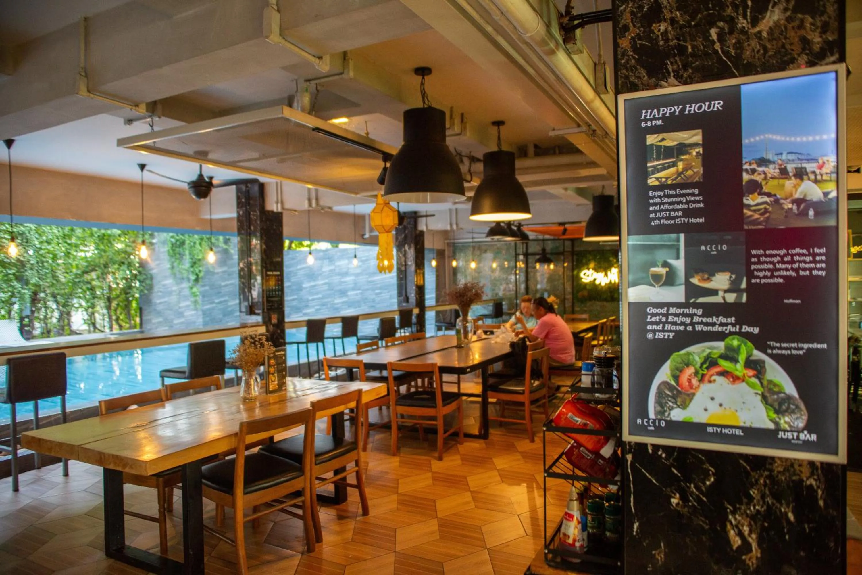 Restaurant/places to eat in ISTY Design Hotel