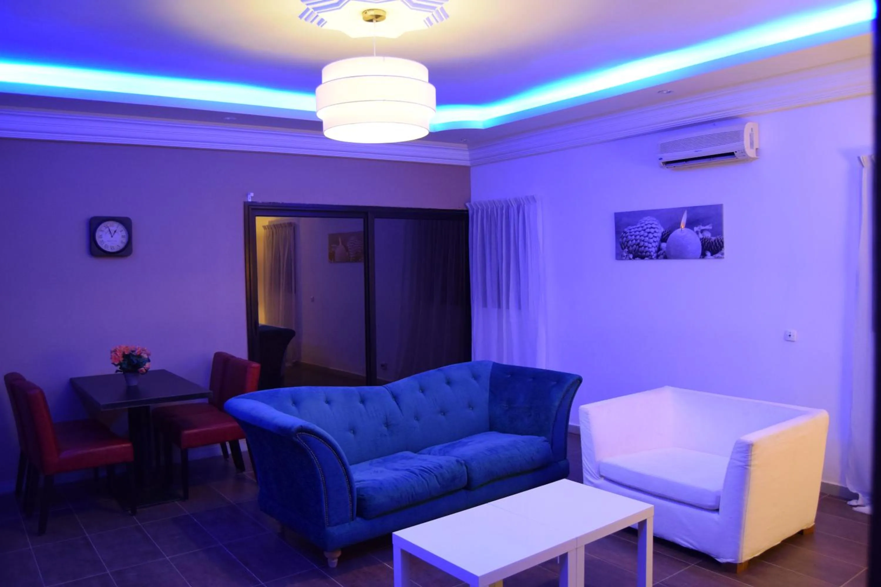 Three-Bedroom Apartment with Balcony - single occupancy in Résidence Blue hôtel