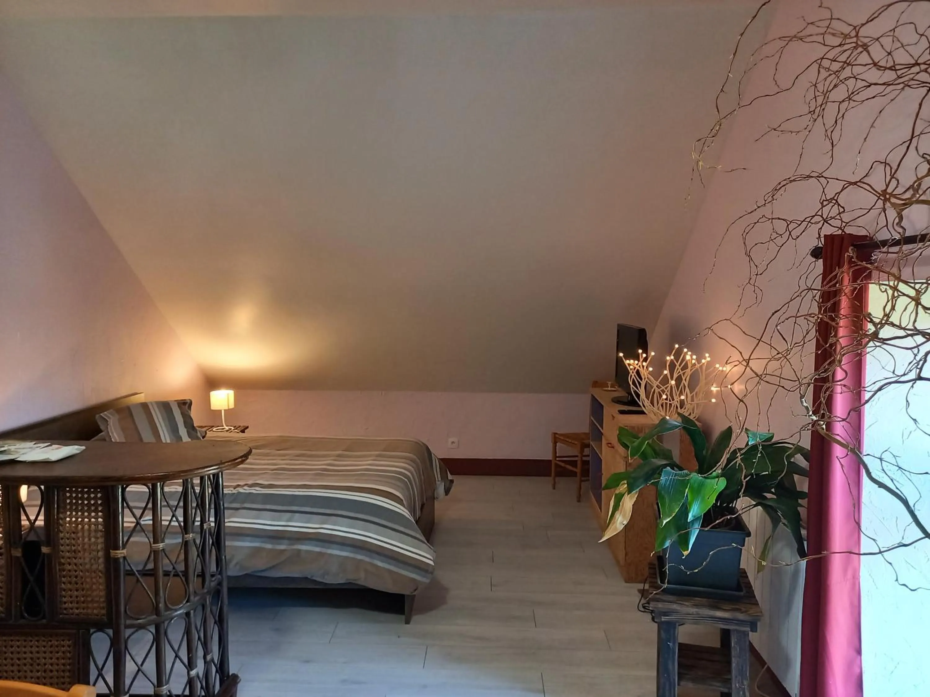 Seating area, Bed in Domaine de Fontenelay