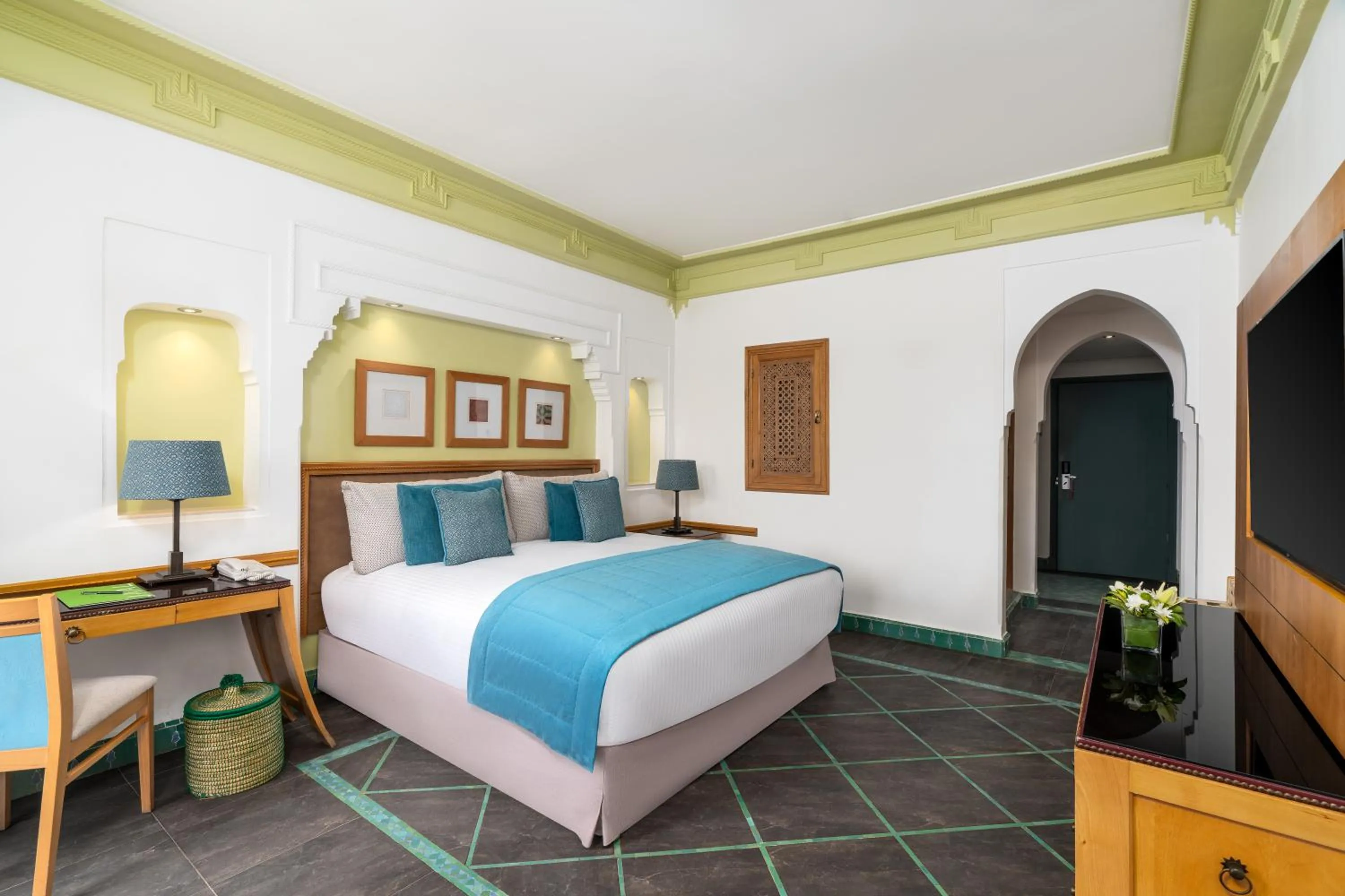 Photo of the whole room, Bed in Jaal Riad Resort