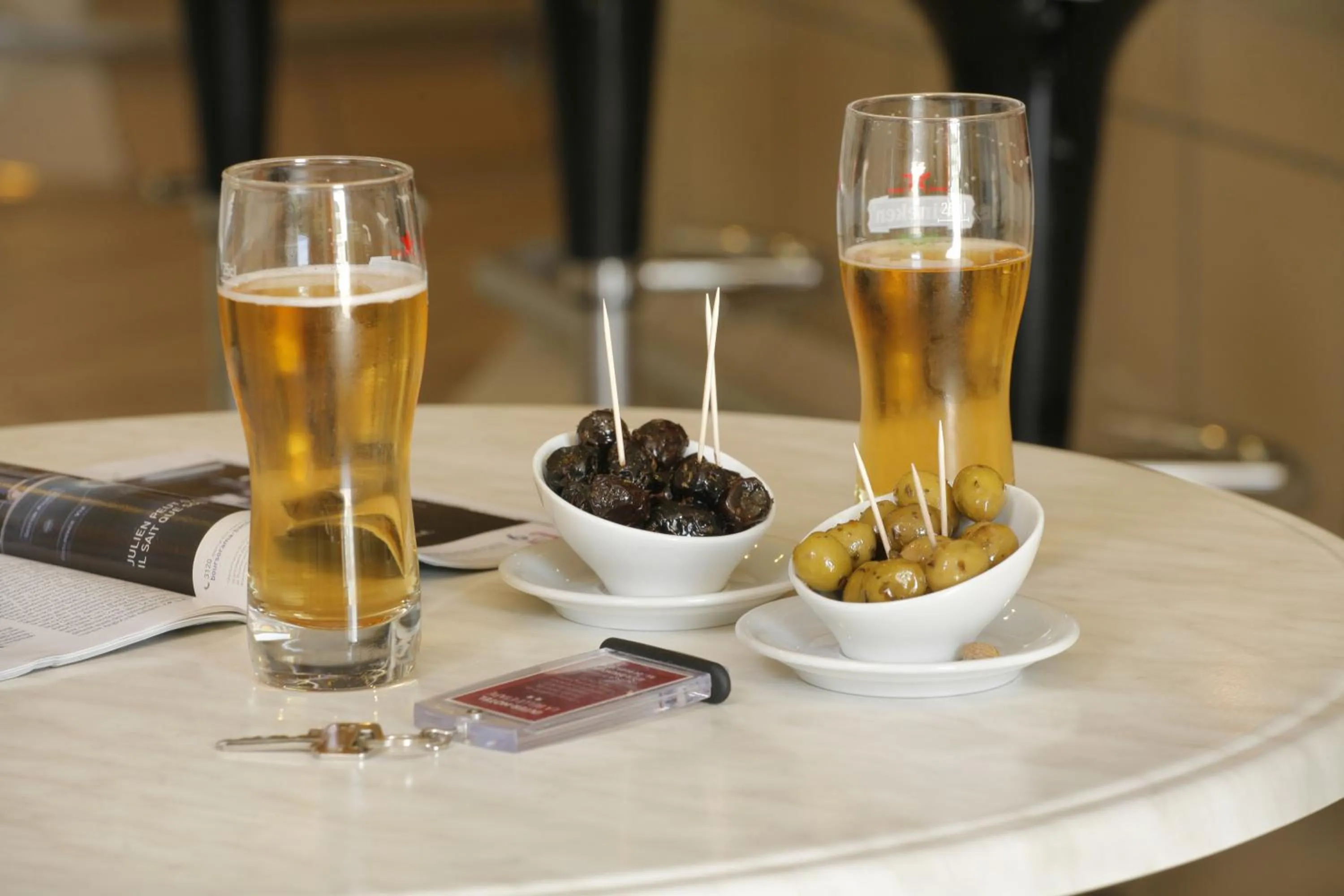 Lounge or bar in The Originals City, Hôtel La Belle Étape, Brignoles