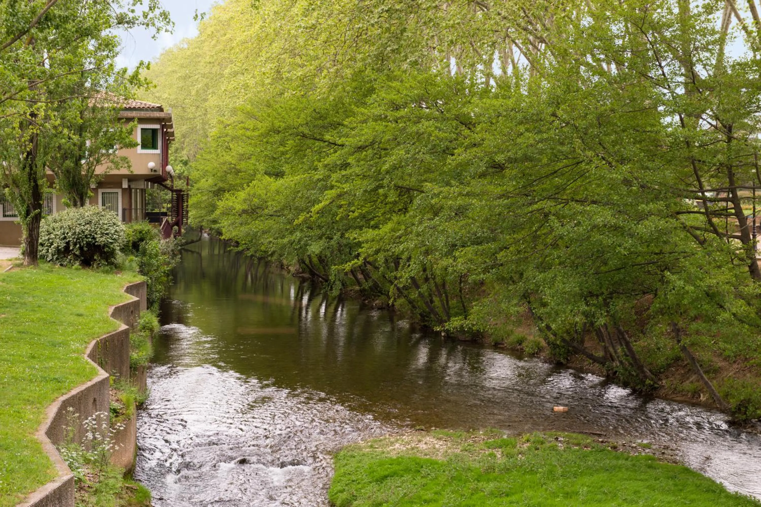 Natural landscape in The Originals City, Hôtel La Belle Étape, Brignoles