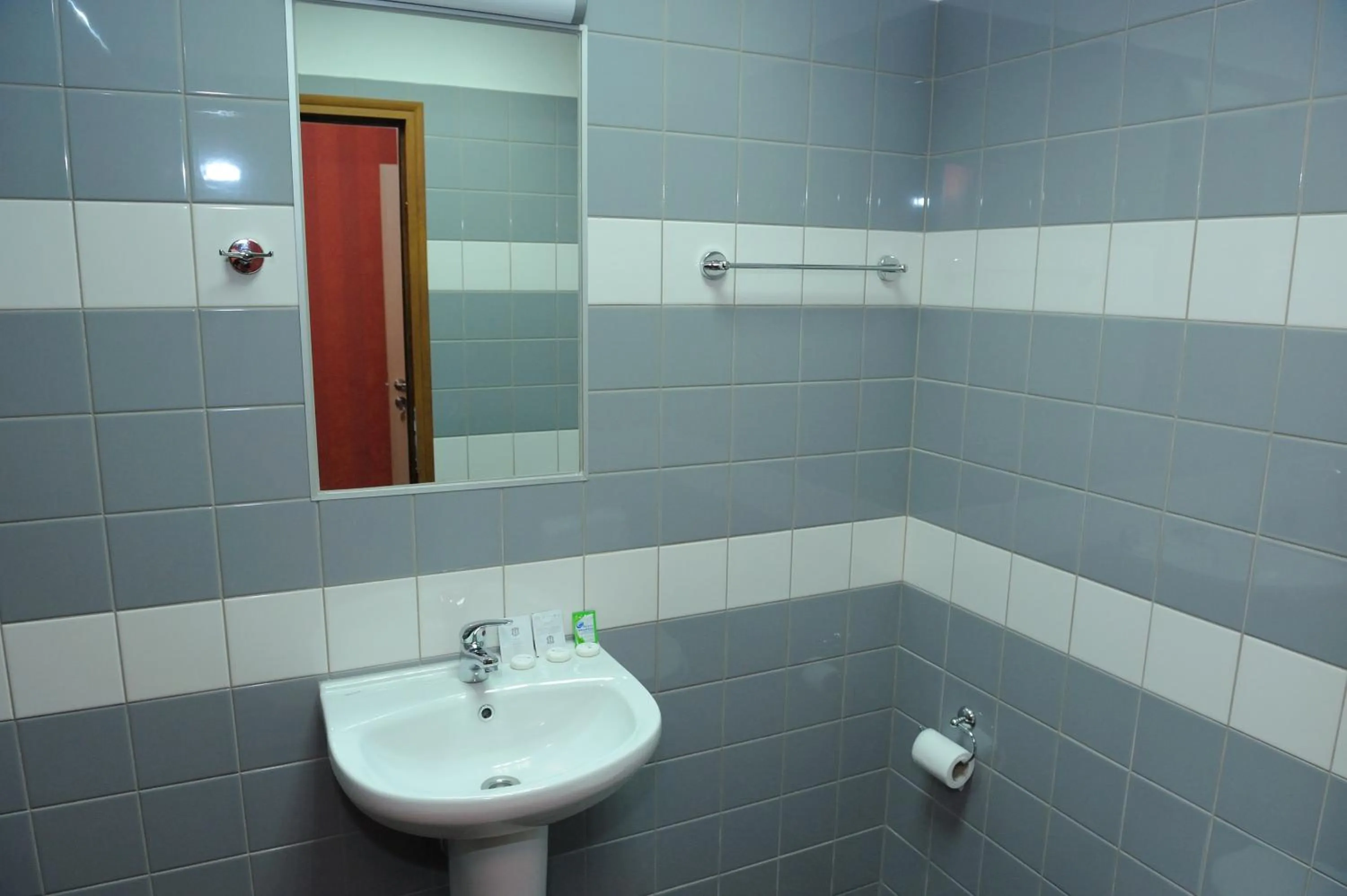 Shower in Hotel Racic Self-Check In