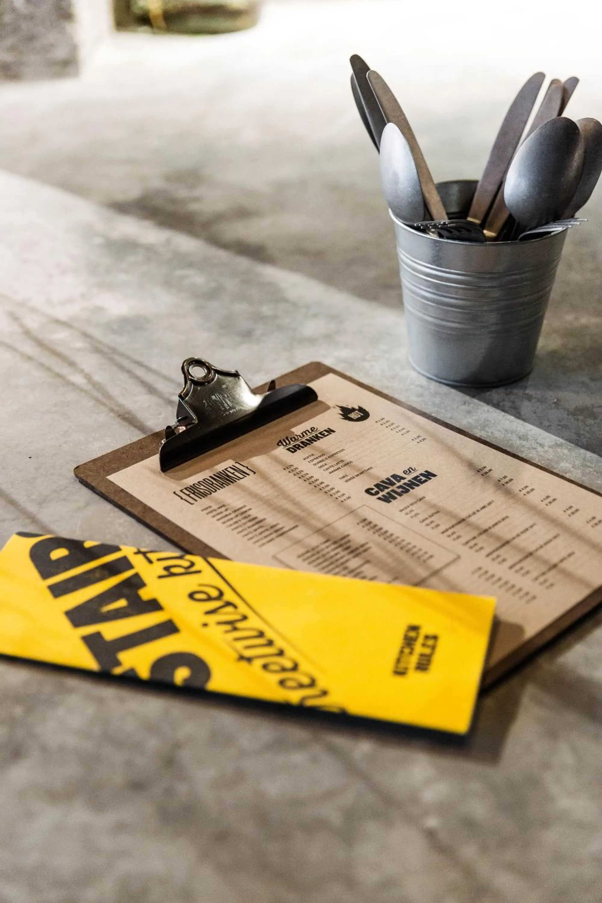 Restaurant/places to eat in Upstairs Hotel