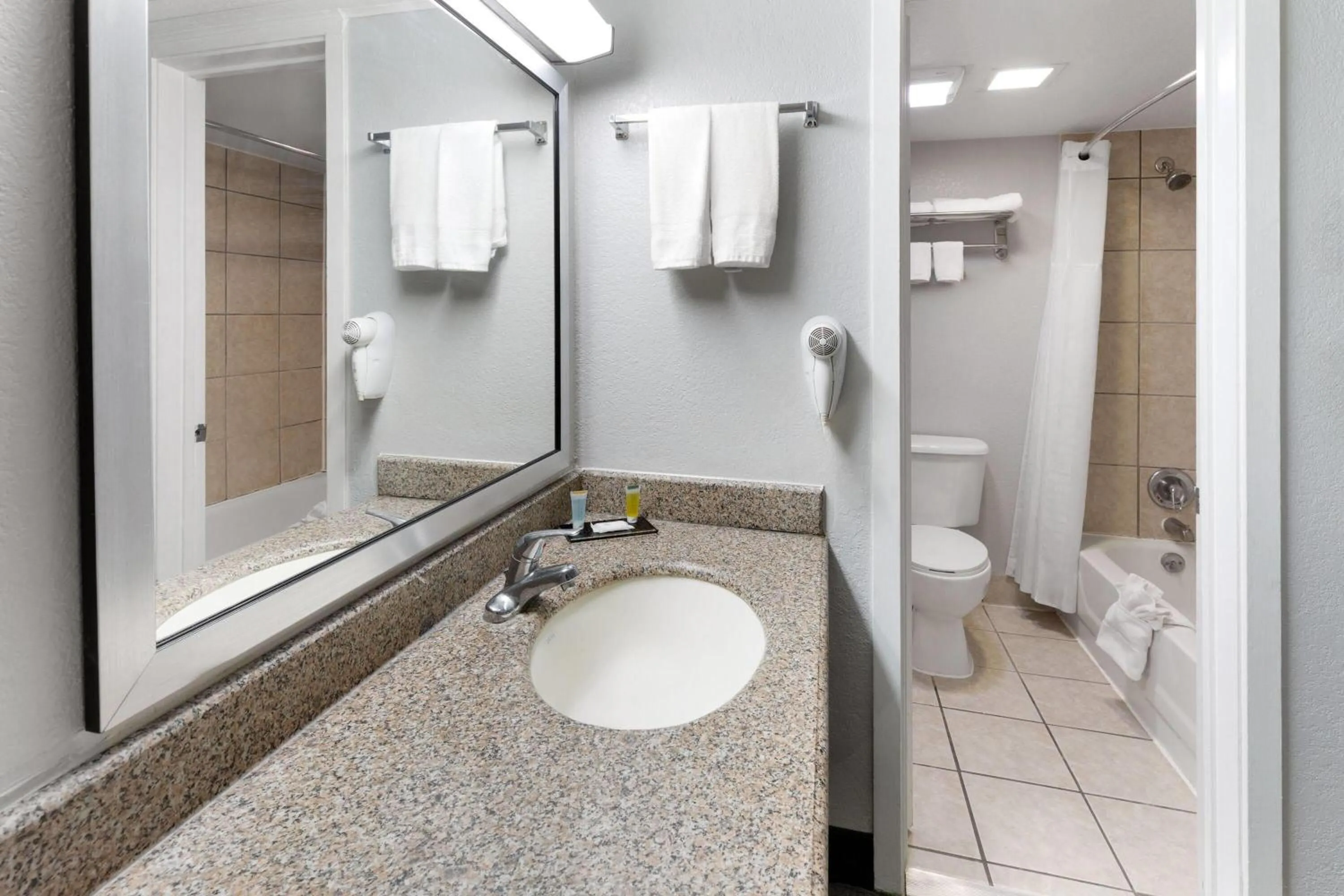 Bathroom in Travelodge by Wyndham New Braunfels