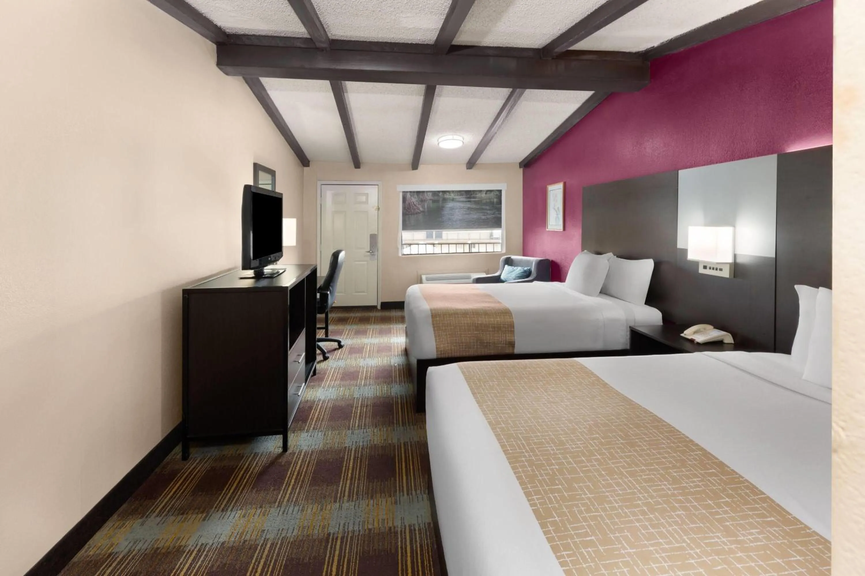 Photo of the whole room, Bed in Travelodge by Wyndham New Braunfels