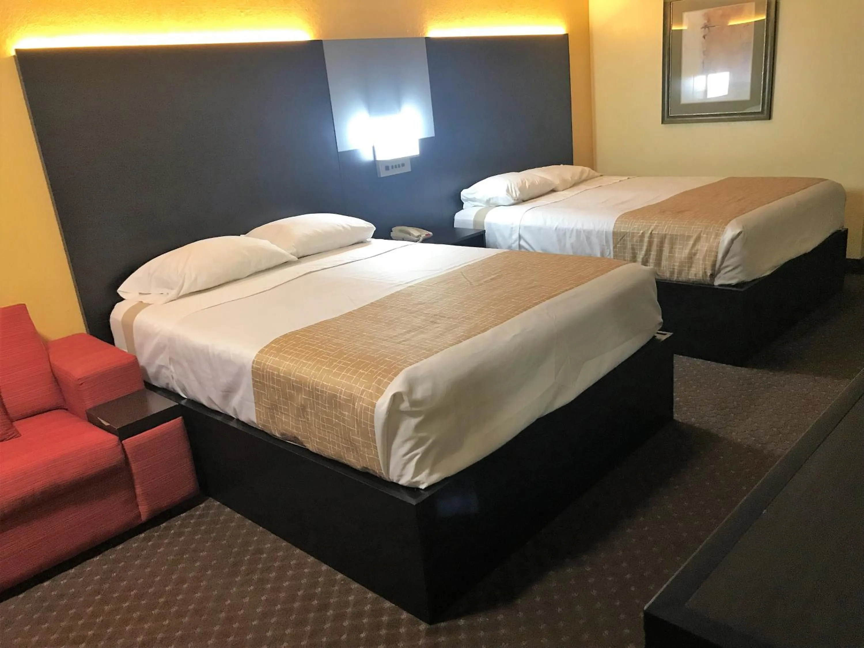 Photo of the whole room, Bed in Travelodge by Wyndham New Braunfels