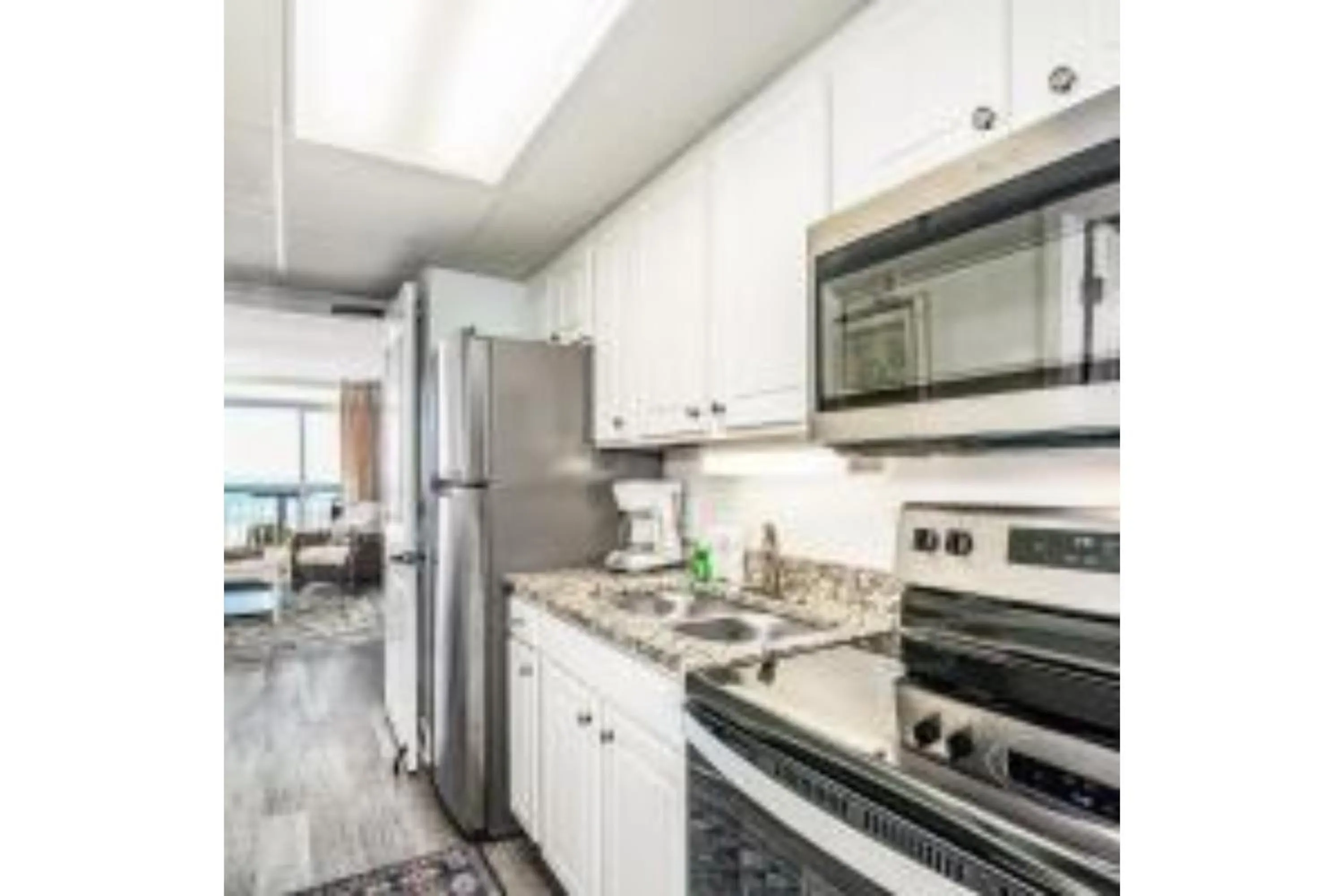 Kitchen or kitchenette in Litchfield Beach & Golf Resort