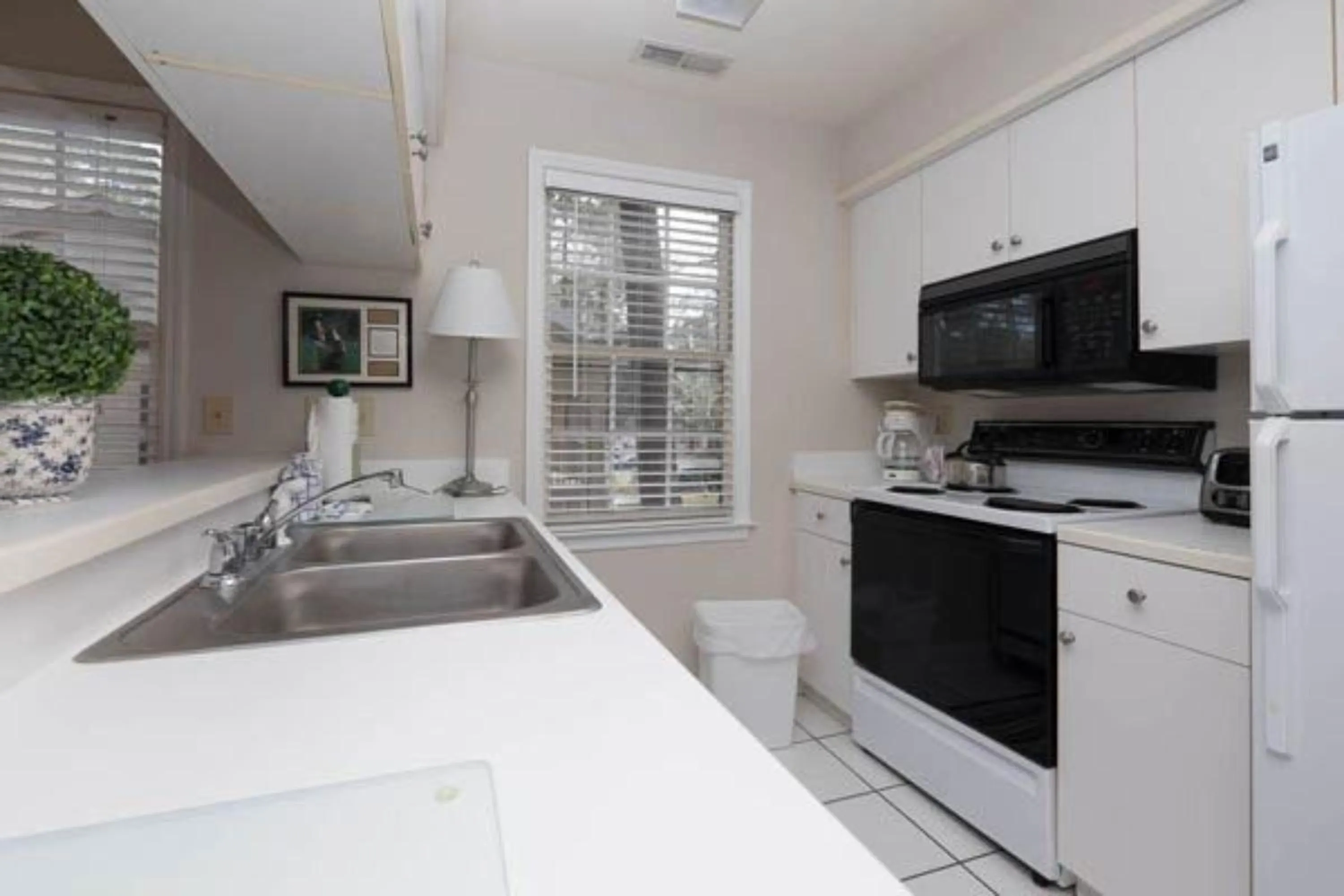 Kitchen or kitchenette in Litchfield Beach & Golf Resort