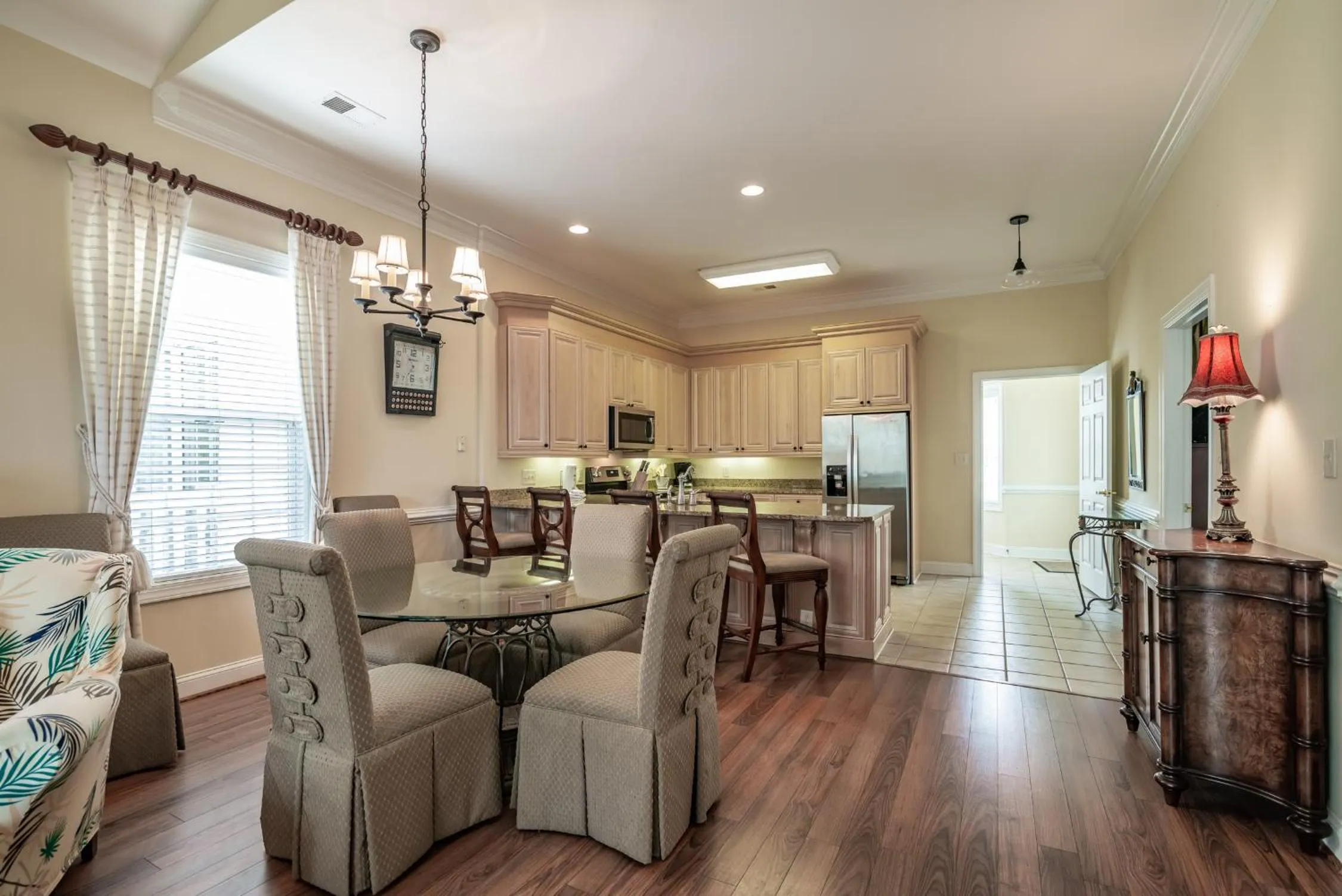 Dining area in Litchfield Beach & Golf Resort