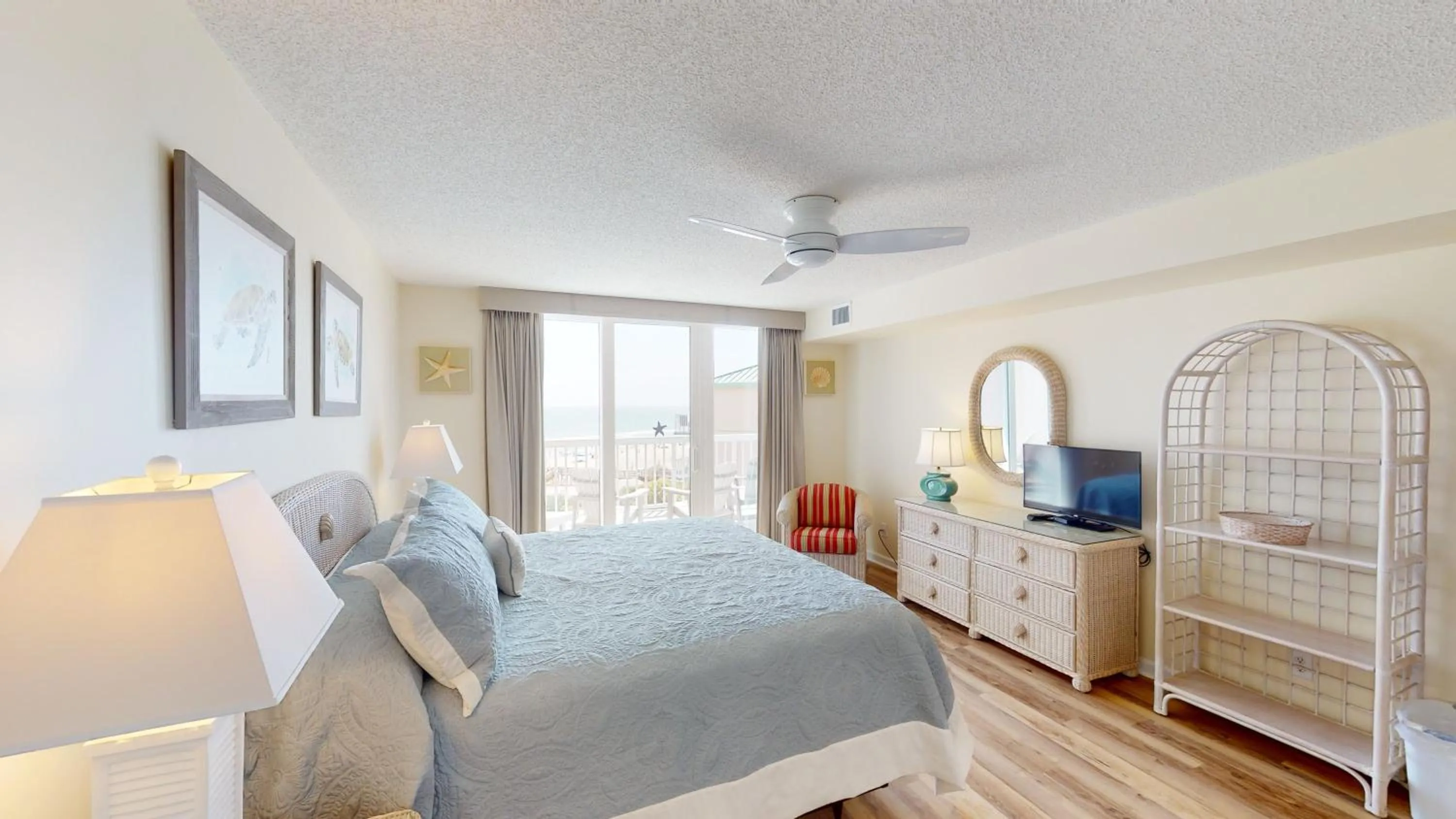 Bedroom, Bed in Litchfield Beach & Golf Resort