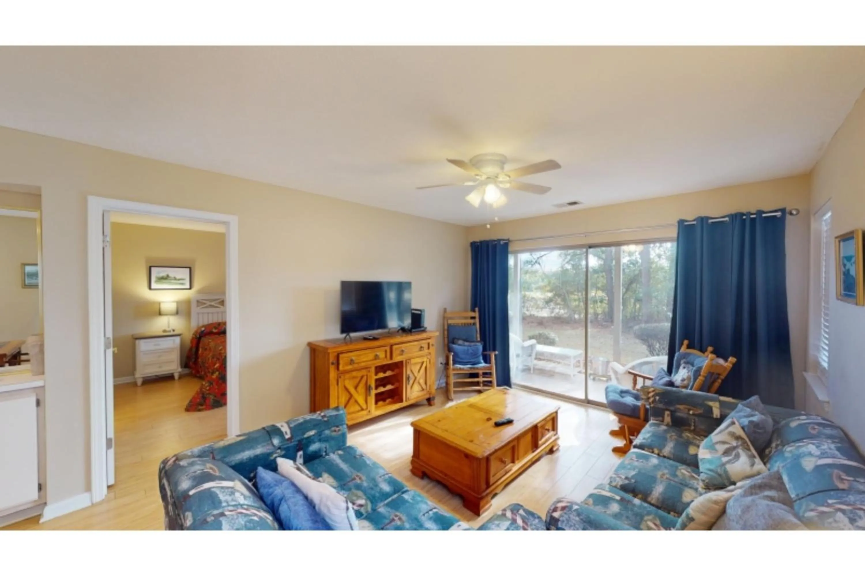 Living room in Litchfield Beach & Golf Resort