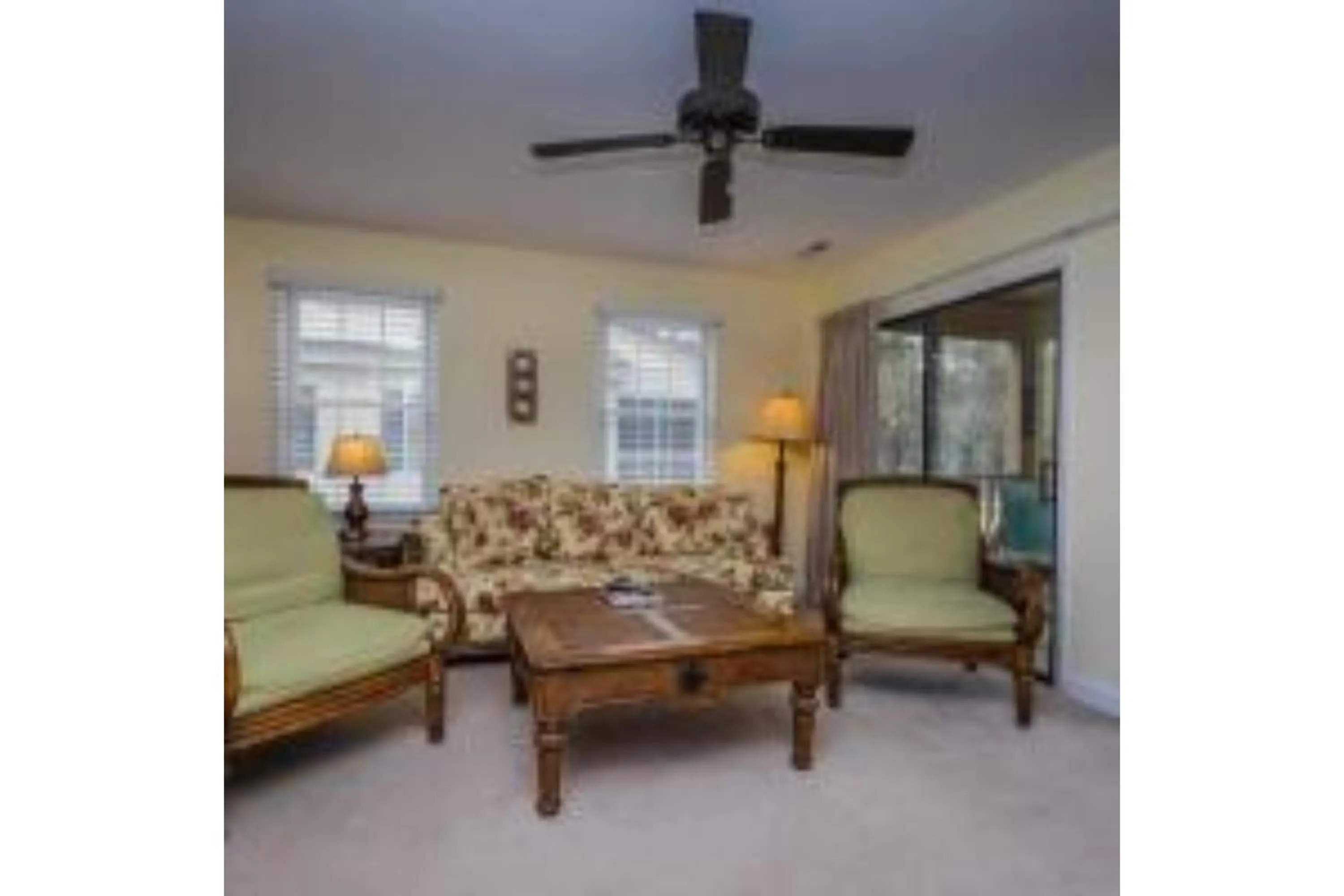 Living room in Litchfield Beach & Golf Resort
