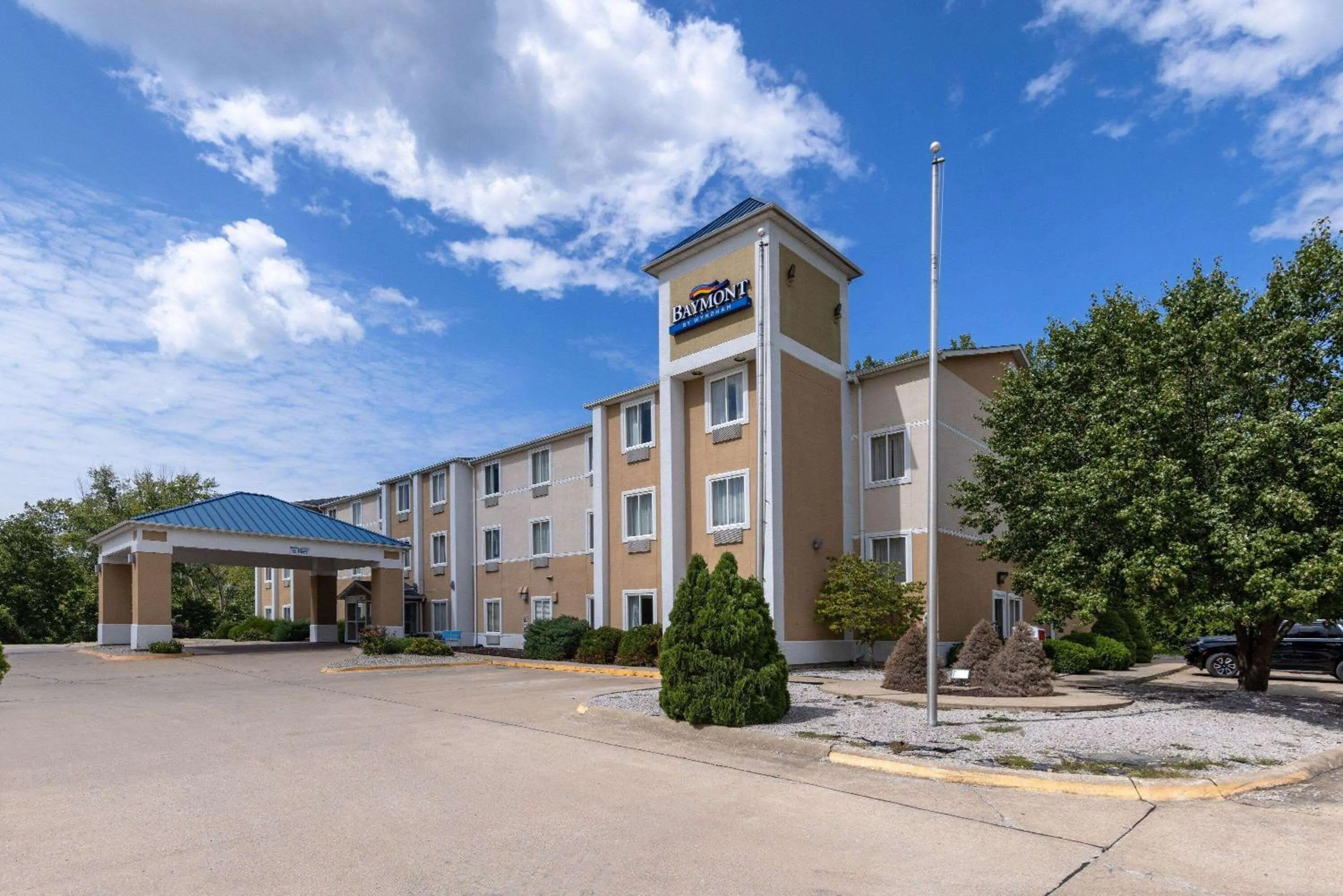 Property building in Baymont by Wyndham Kirksville University Area
