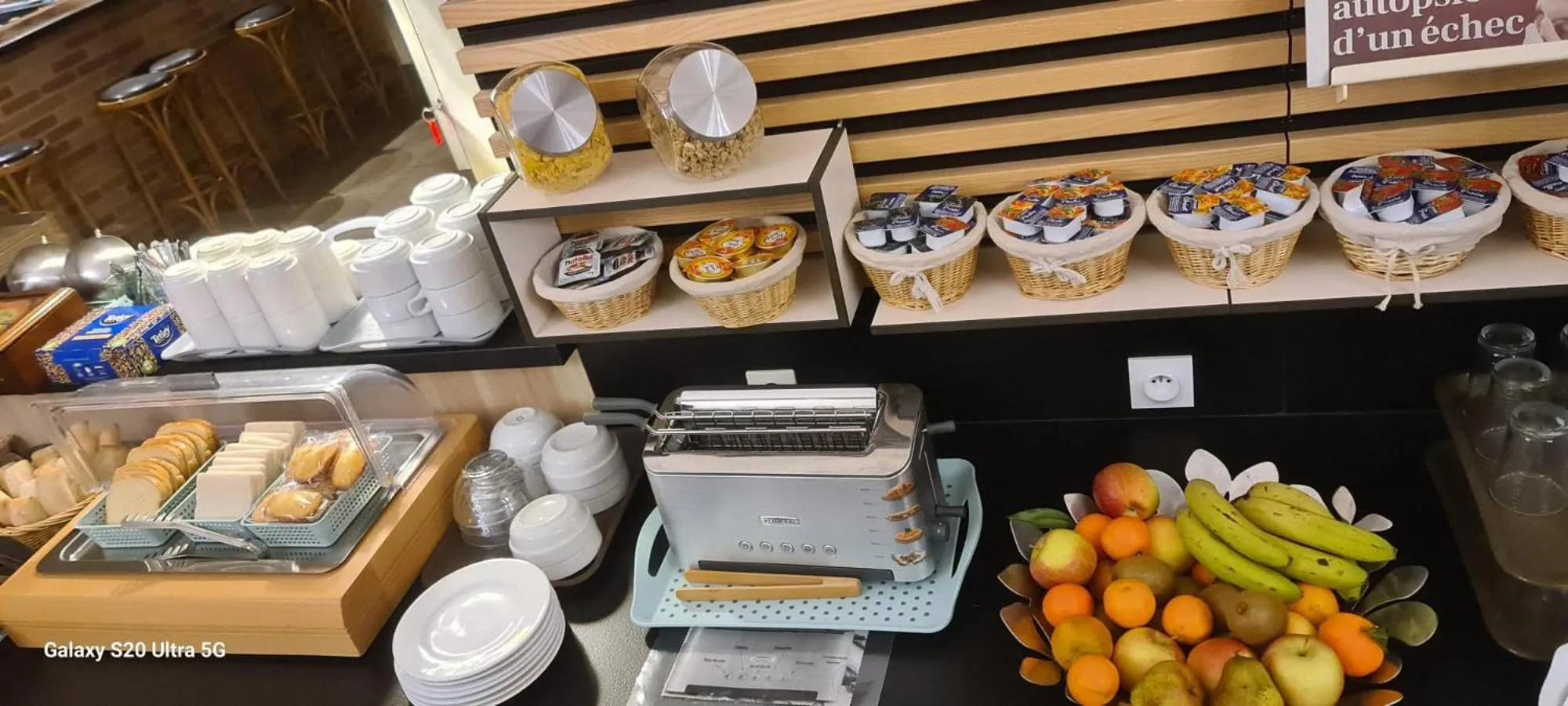 Restaurant/places to eat in Hôtel Restaurant du Lac