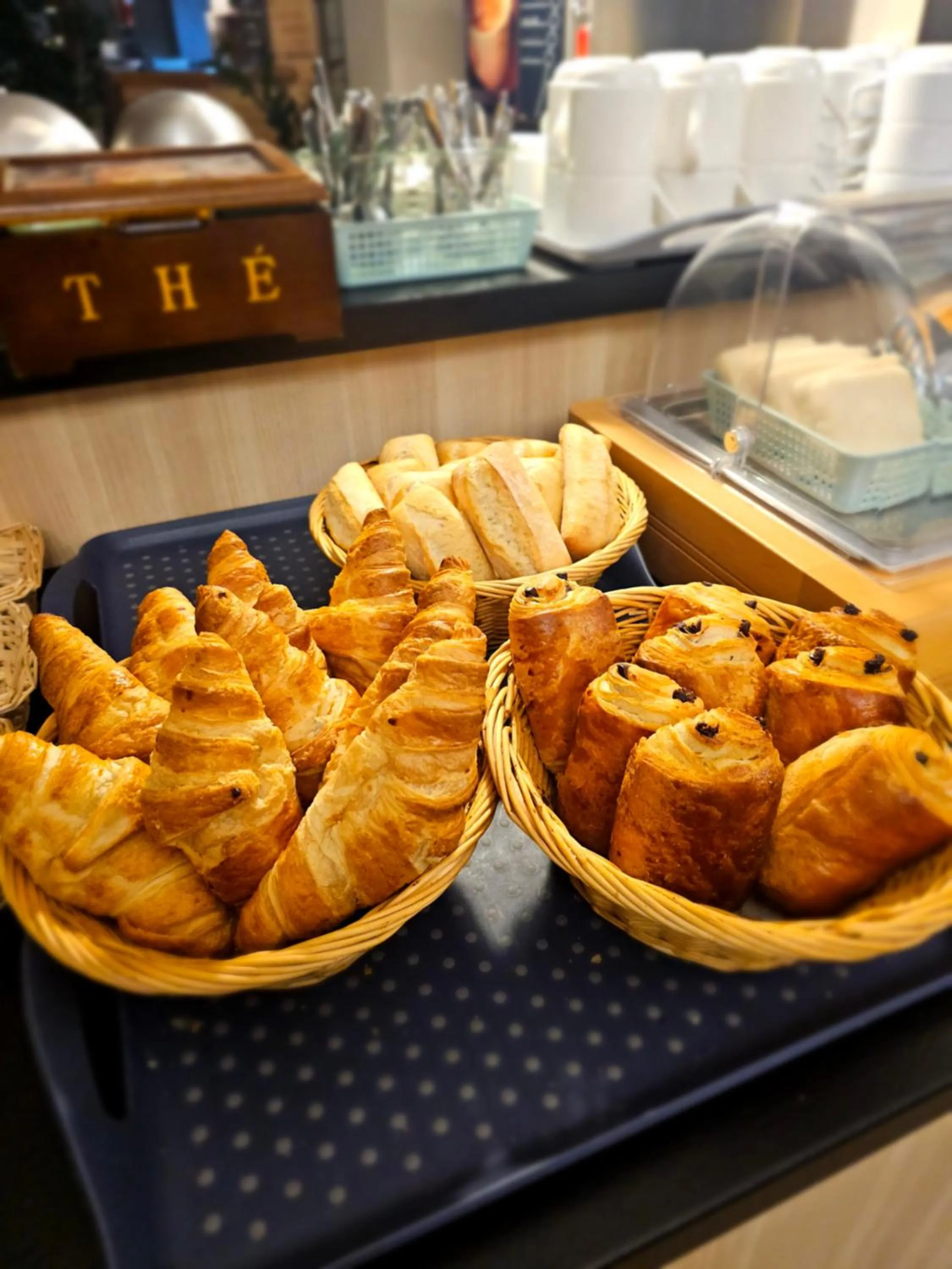 Breakfast in Hôtel Restaurant du Lac