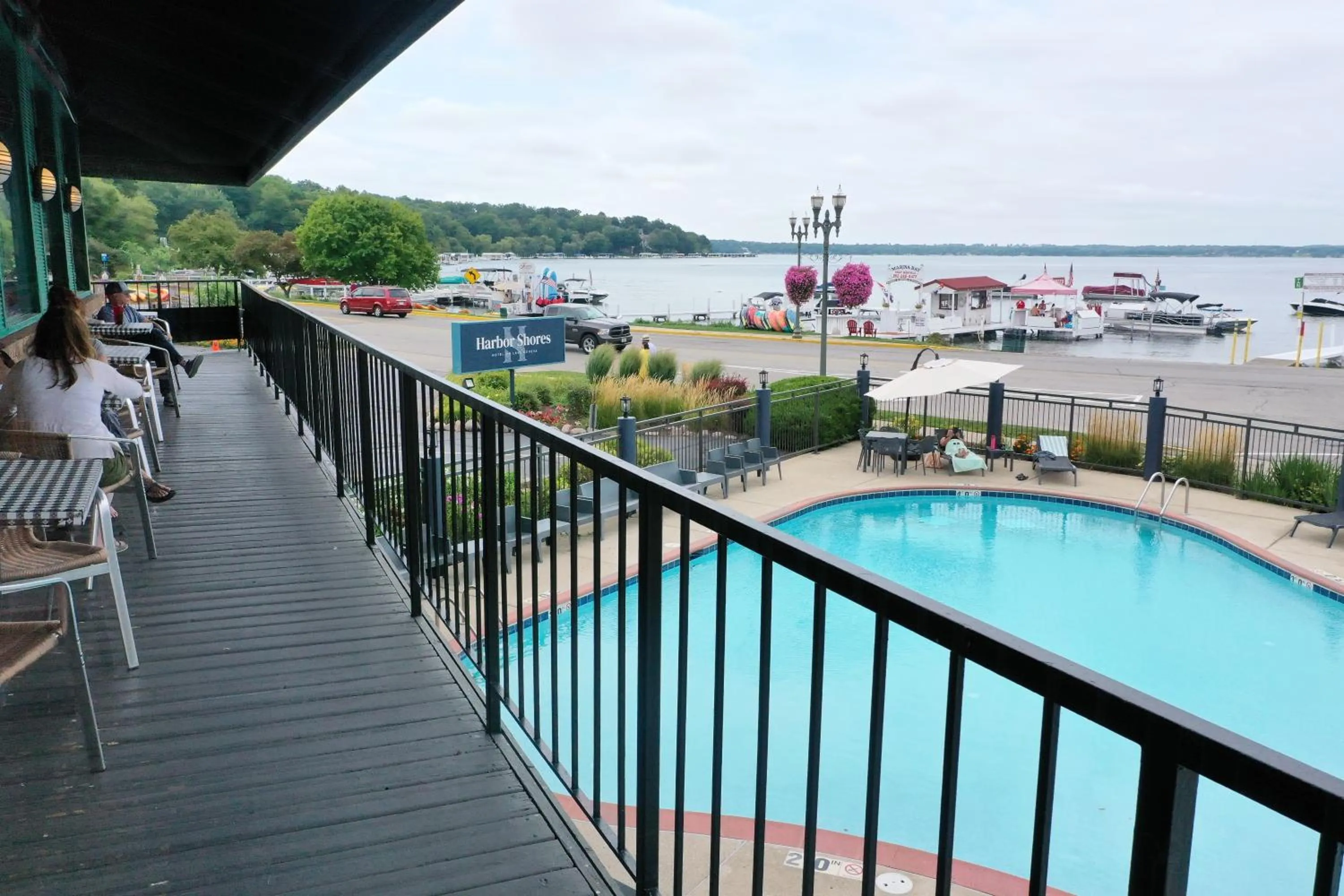 Restaurant/places to eat in Harbor Shores on Lake Geneva