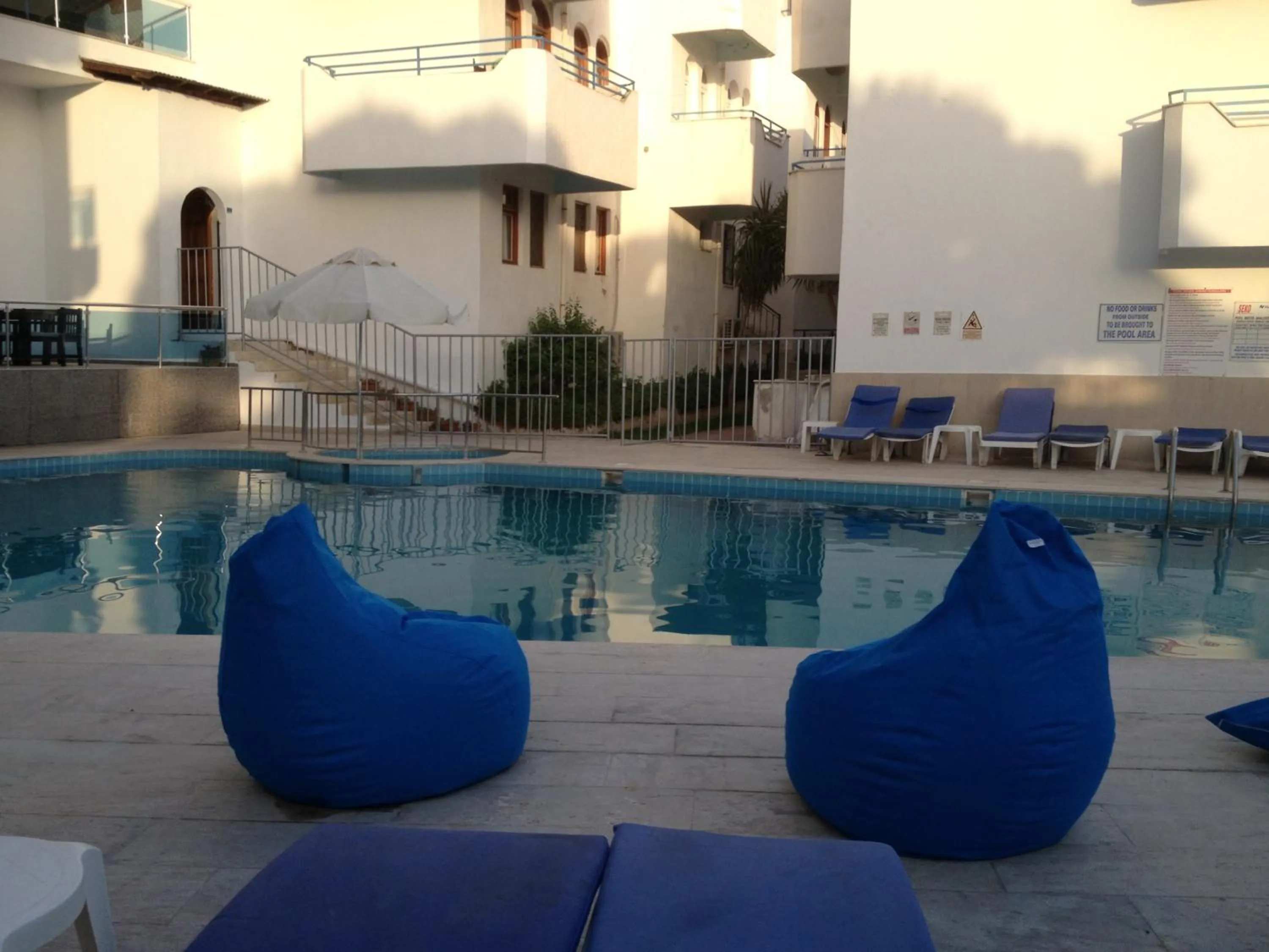 Swimming pool in Ponz Hotel