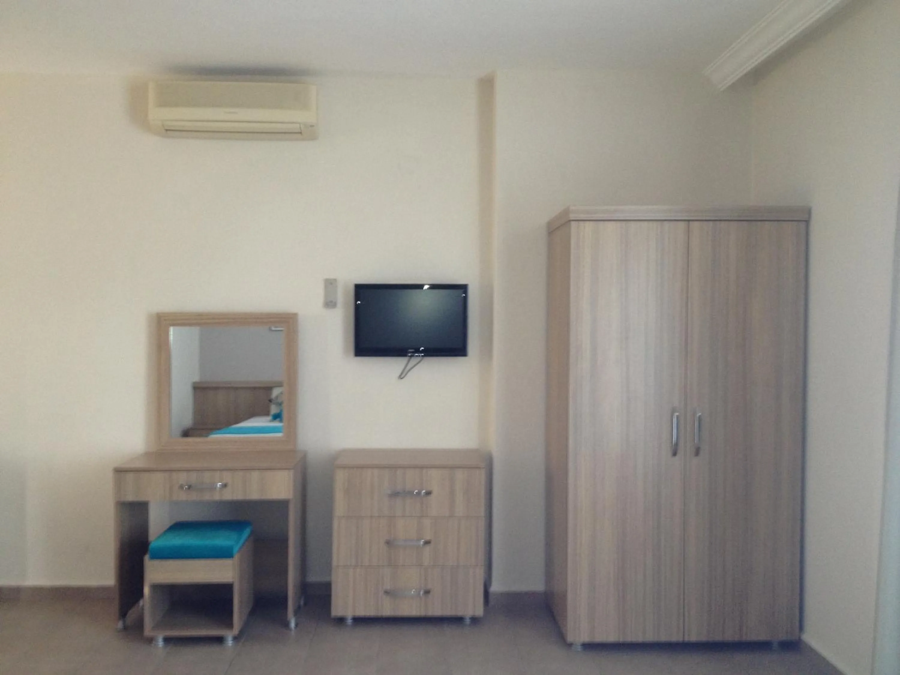 Entertainment, Bed in Ponz Hotel