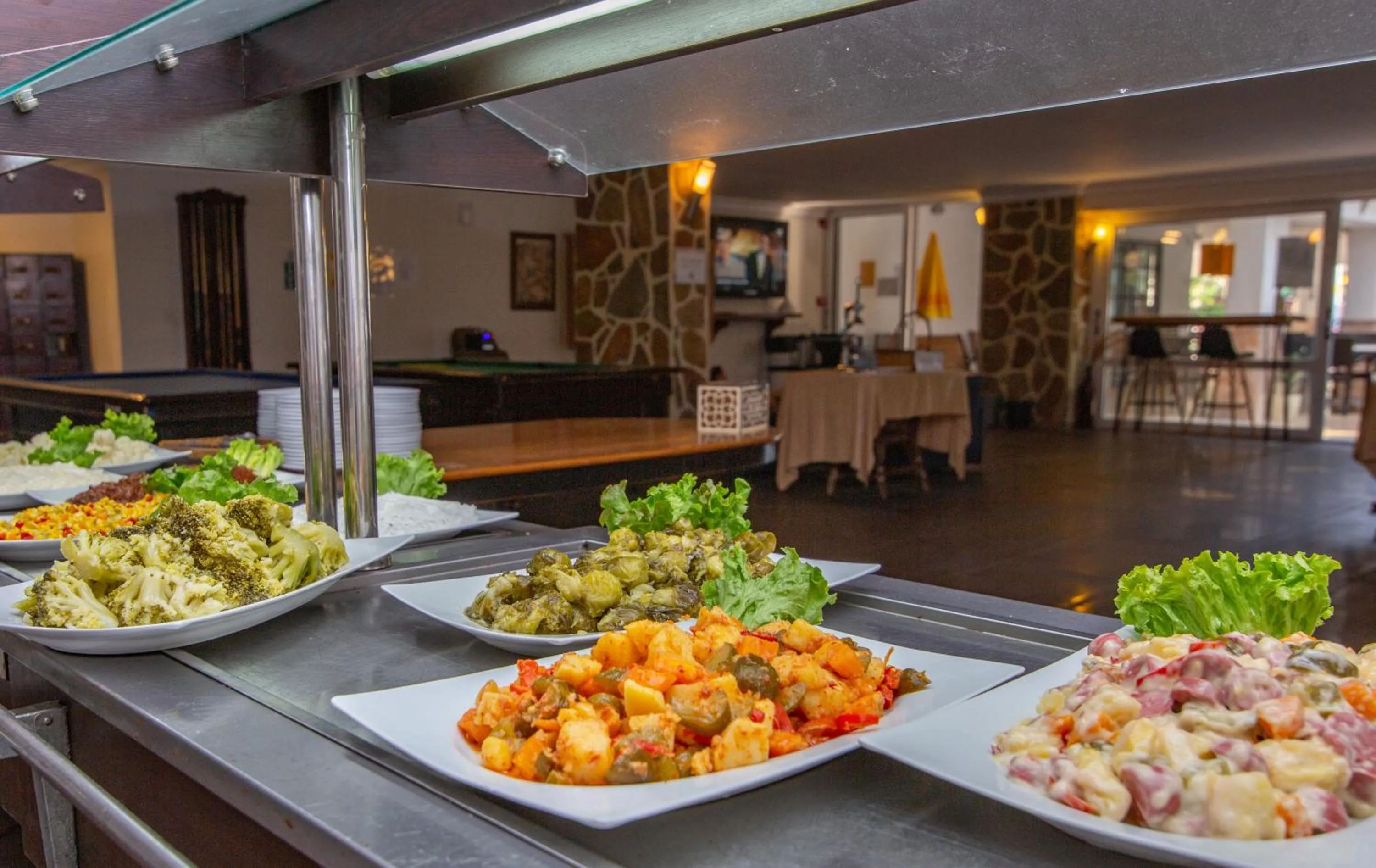 Food and drinks in Ponz Hotel