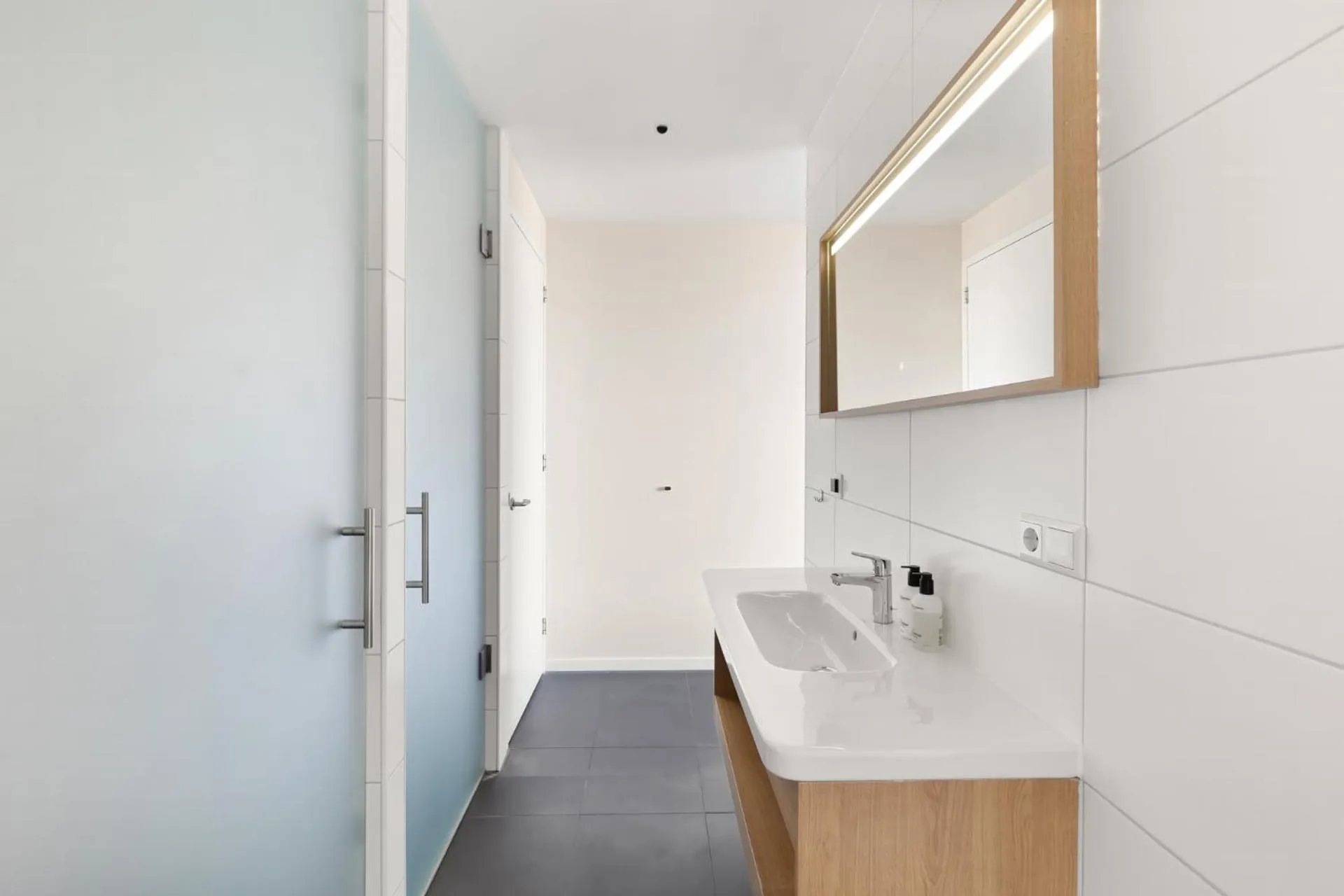 Bathroom in Duinhotel Tien Torens